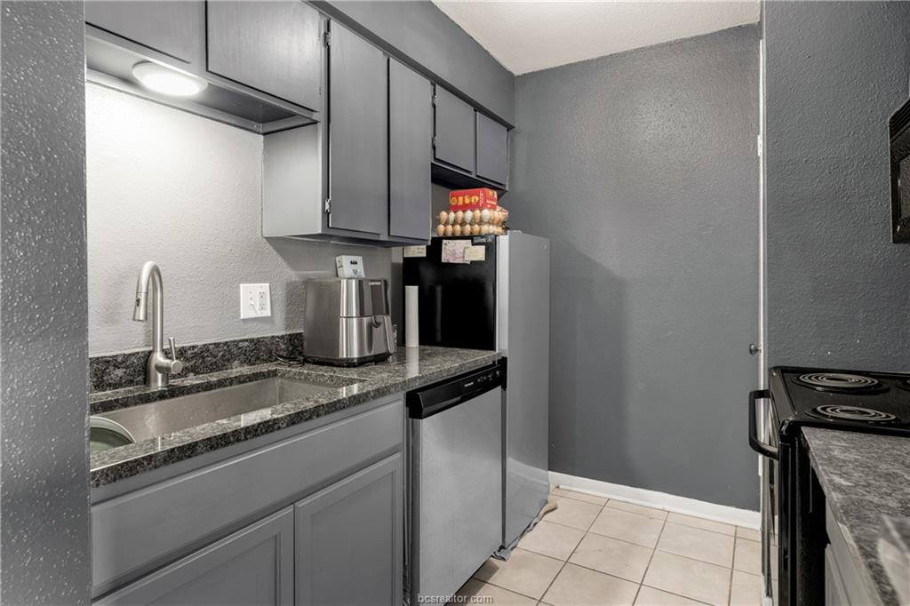 904 University Oaks Boulevard, #95, College Station, TX 77840