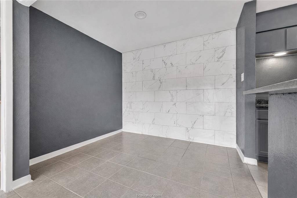 904 University Oaks Boulevard, #95, College Station, TX 77840