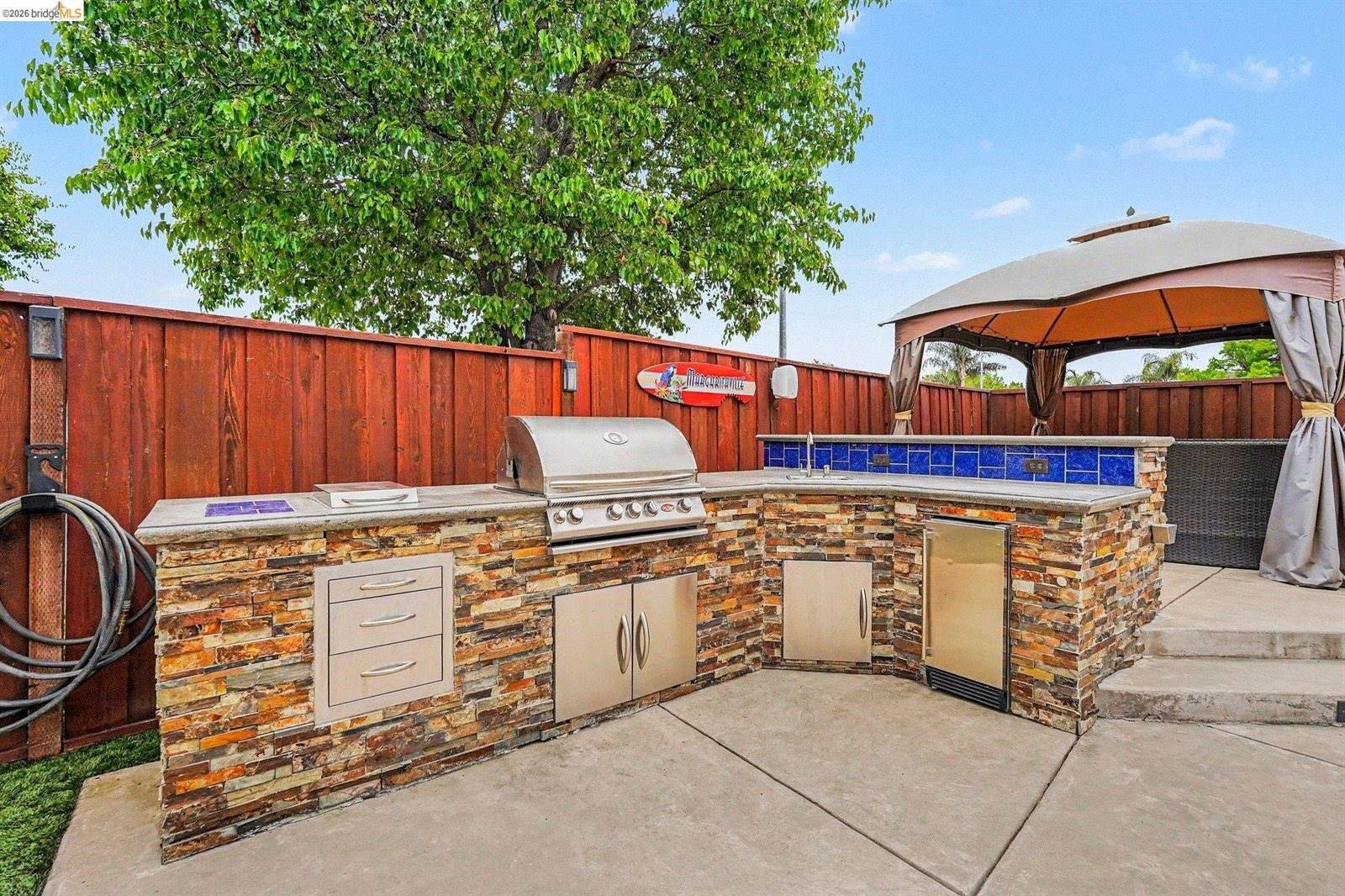1400 Buckingham Dr, Brentwood, CA 94513