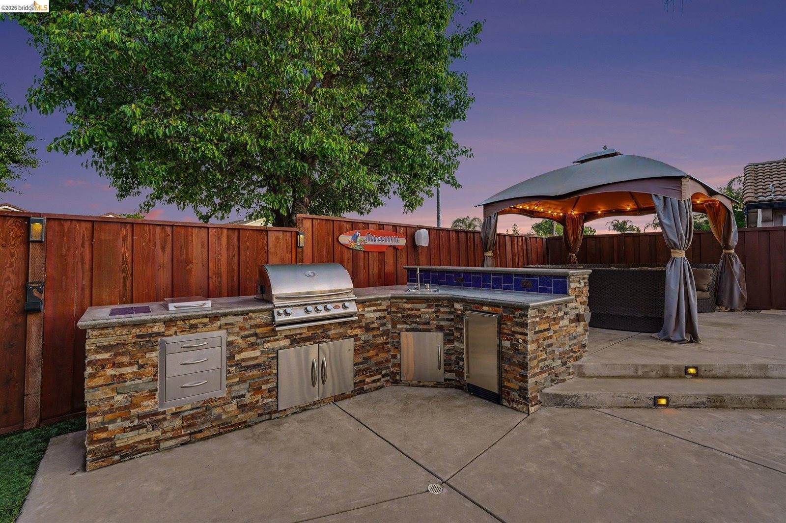 1400 Buckingham Dr, Brentwood, CA 94513
