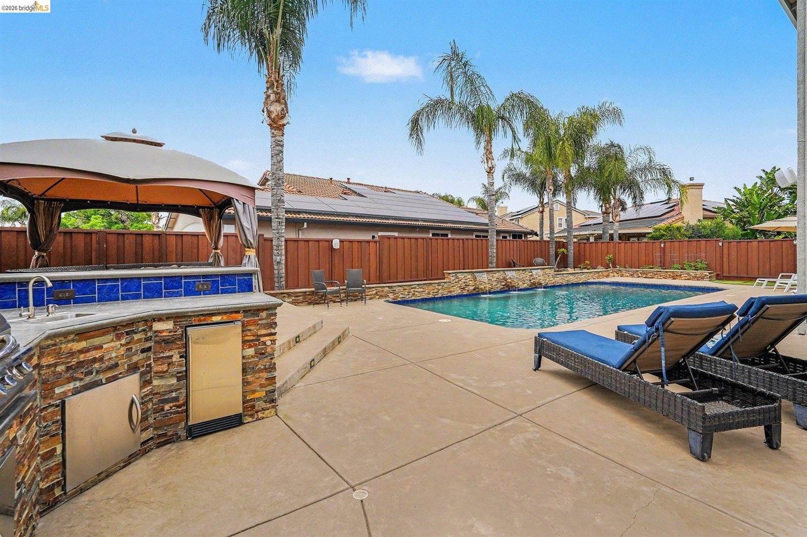 1400 Buckingham Dr, Brentwood, CA 94513