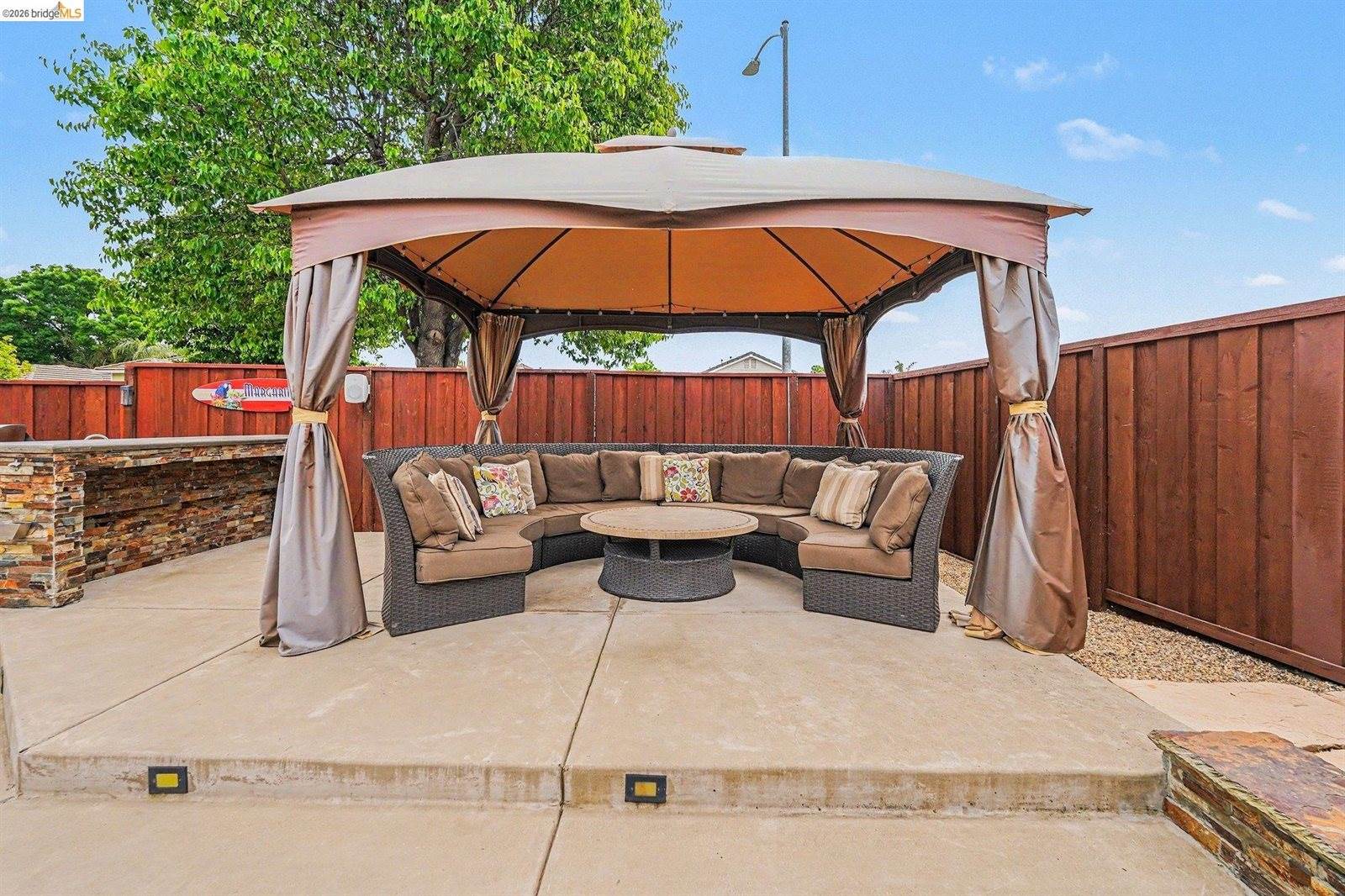 1400 Buckingham Dr, Brentwood, CA 94513