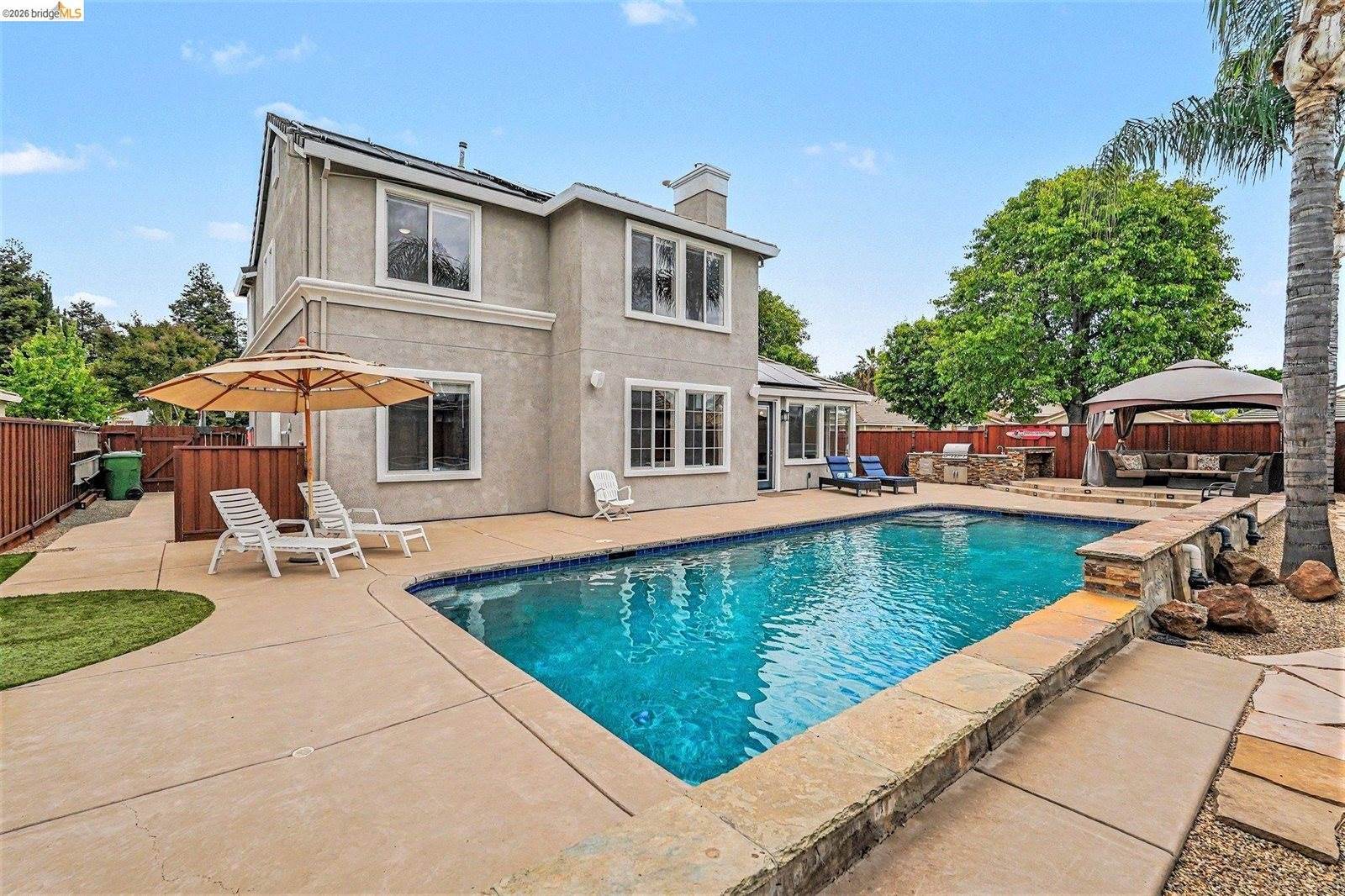 1400 Buckingham Dr, Brentwood, CA 94513