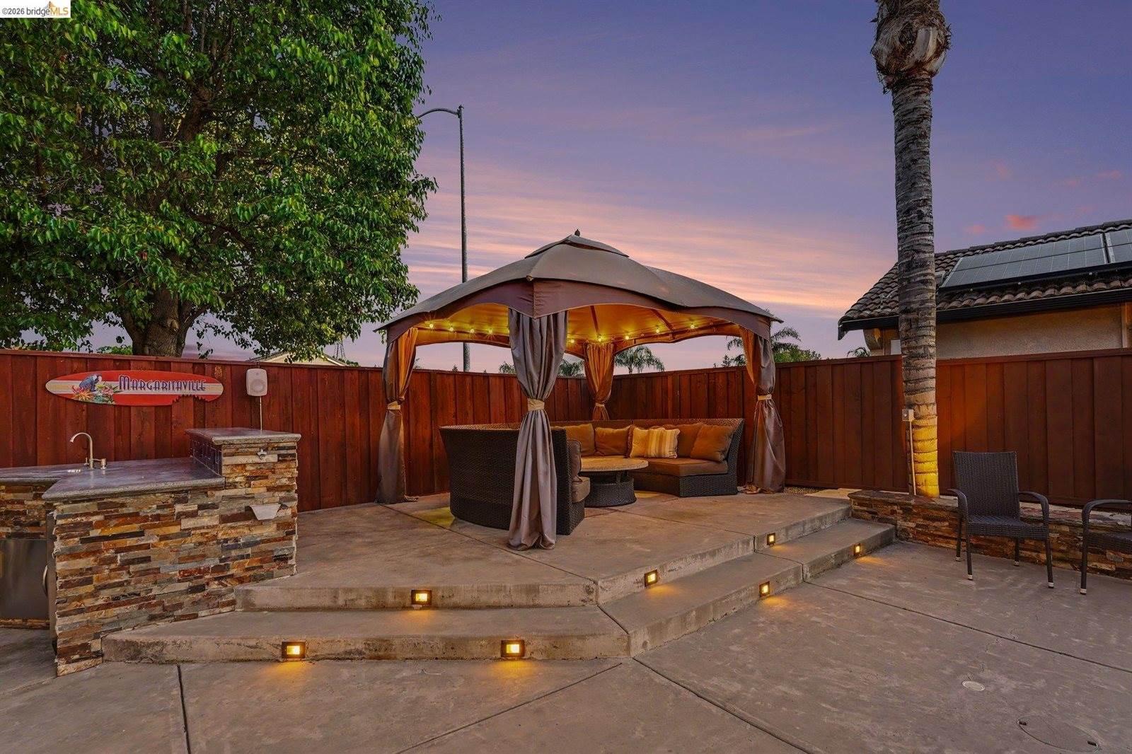 1400 Buckingham Dr, Brentwood, CA 94513
