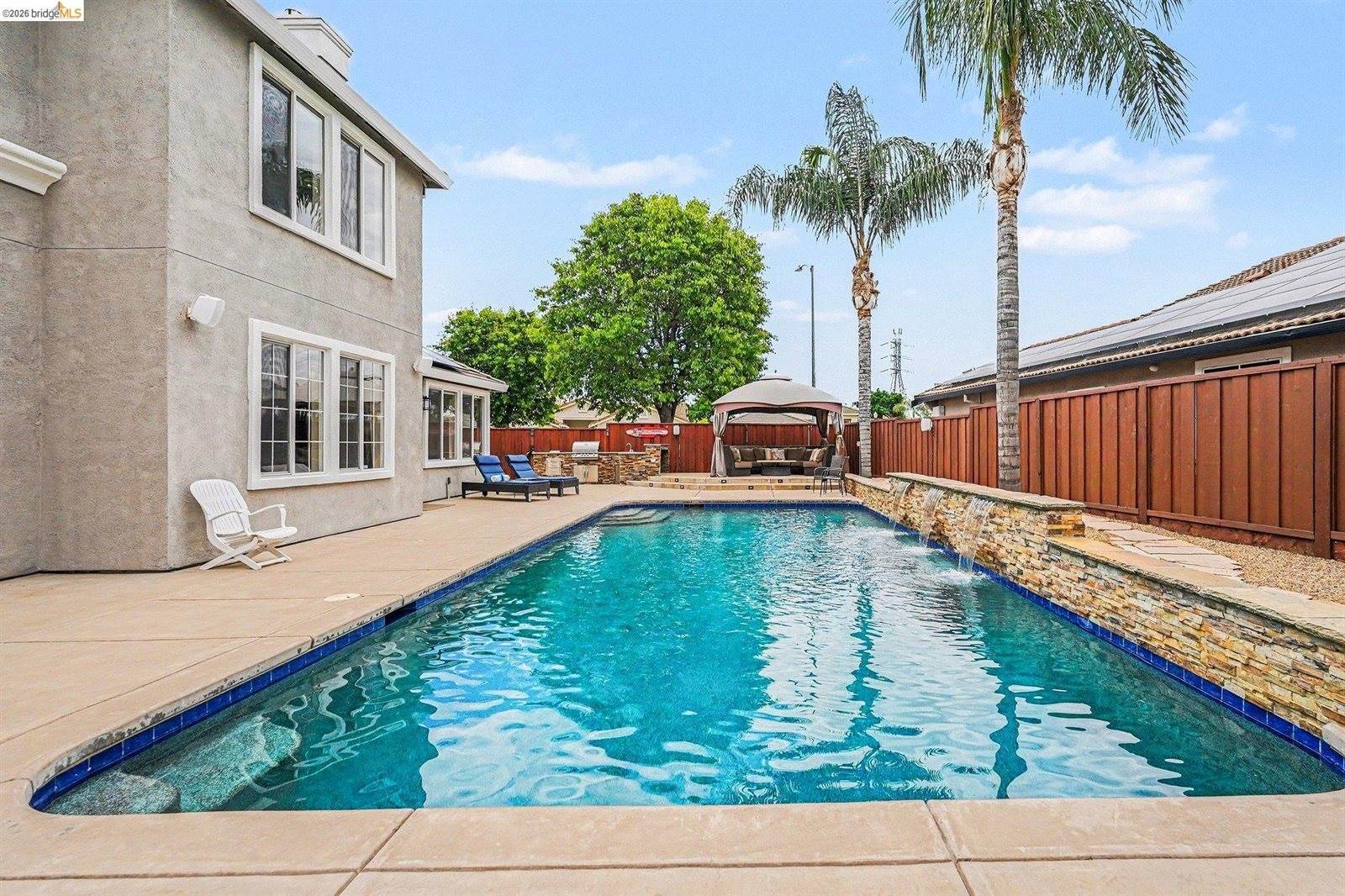 1400 Buckingham Dr, Brentwood, CA 94513