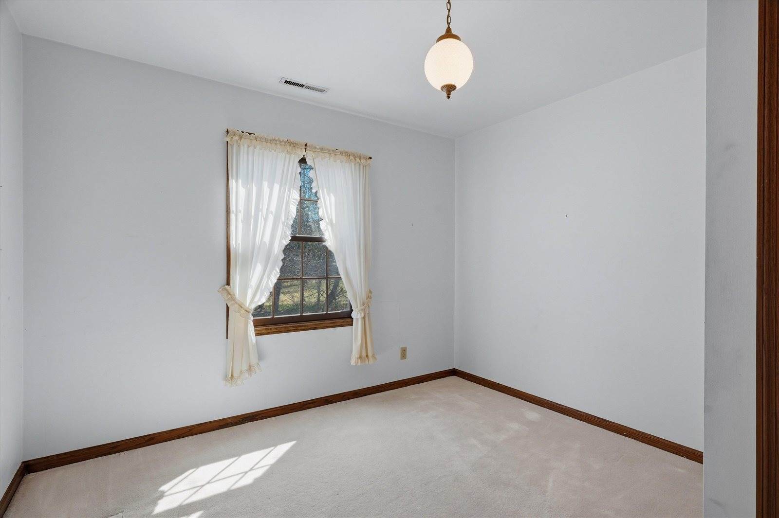 1301 N Broadway Avenue, Marshfield, WI 54449