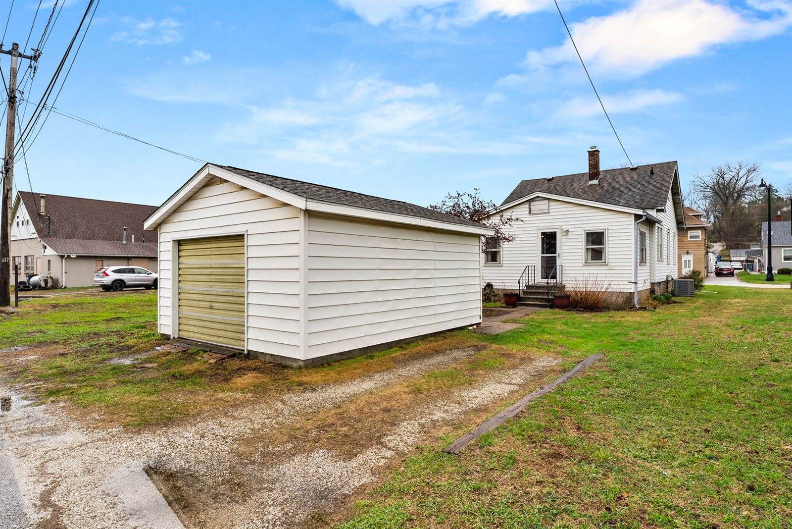 313 1st Avenue, Silvis, IL 61282