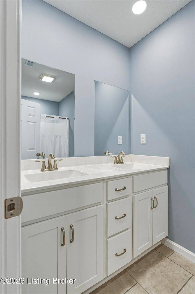 150 Michael Ln, Brandenburg, KY 40108