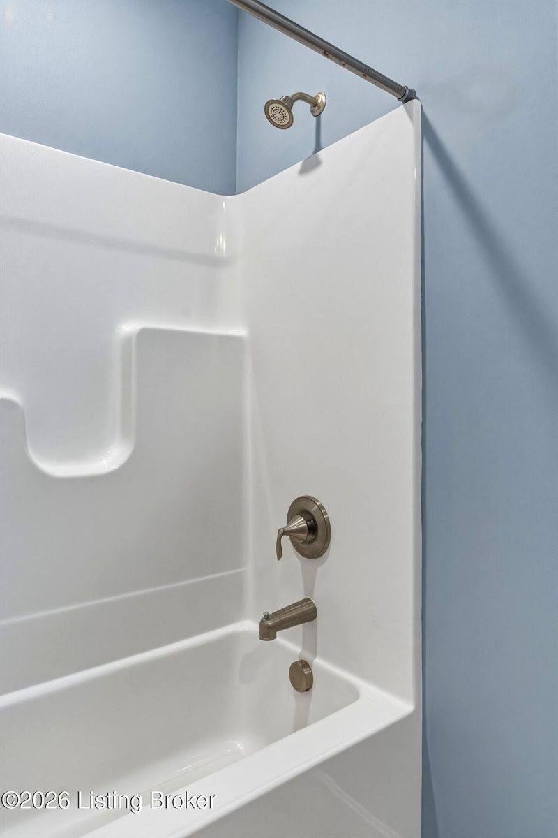 150 Michael Ln, Brandenburg, KY 40108