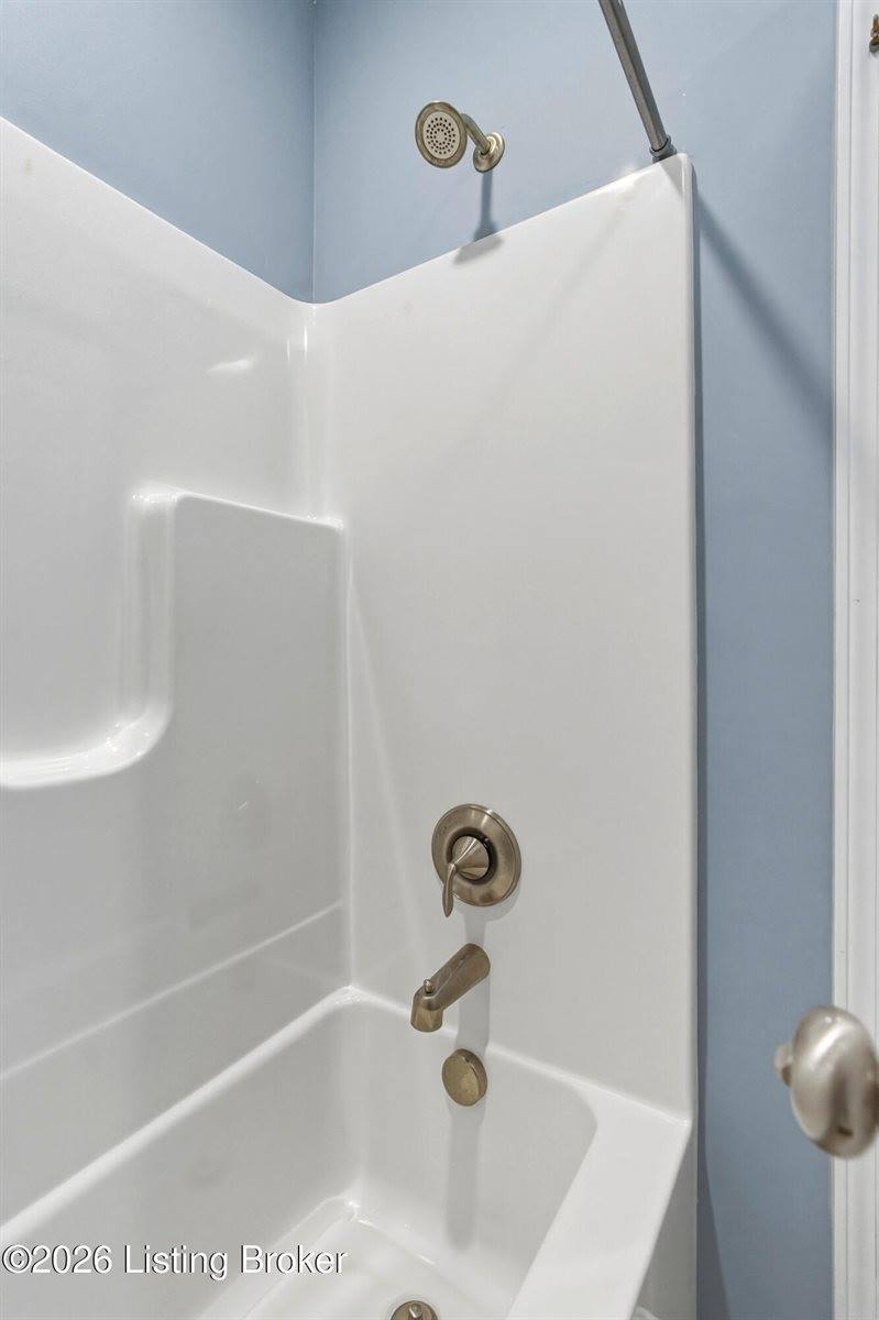 150 Michael Ln, Brandenburg, KY 40108