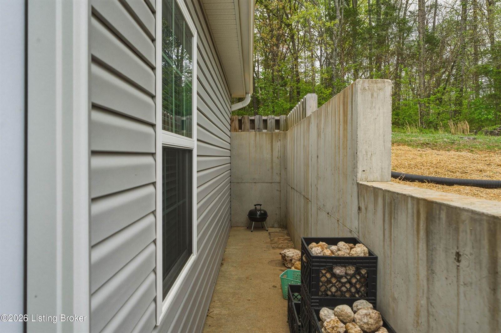 150 Michael Ln, Brandenburg, KY 40108