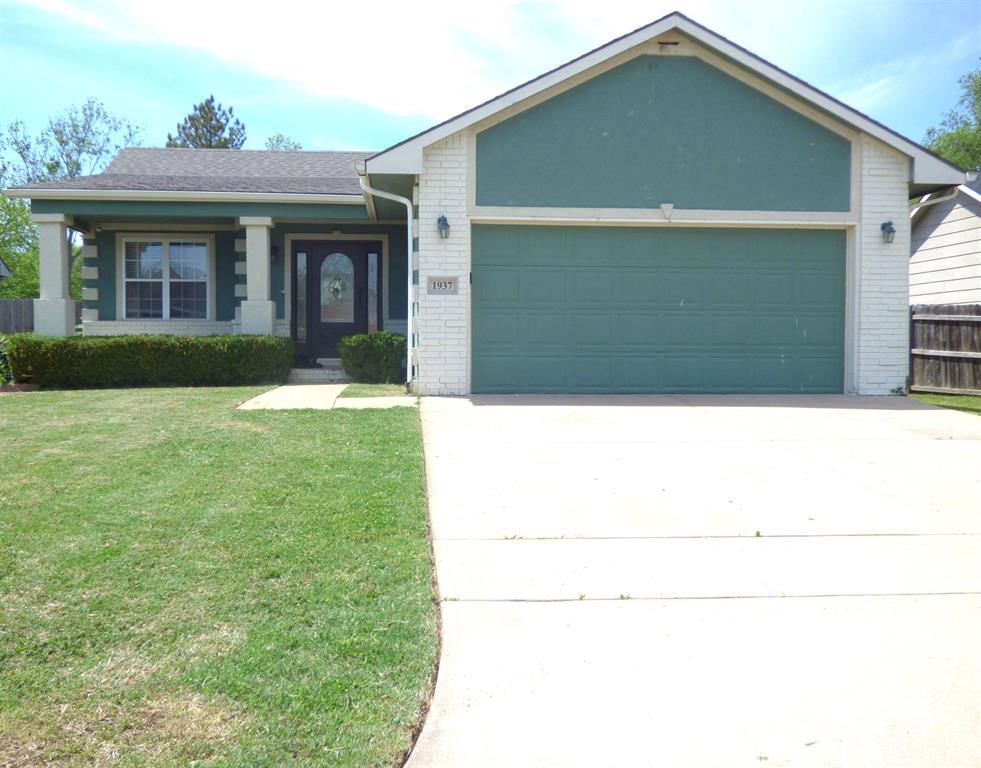 1937 S Chateau ST, Wichita, KS 67207