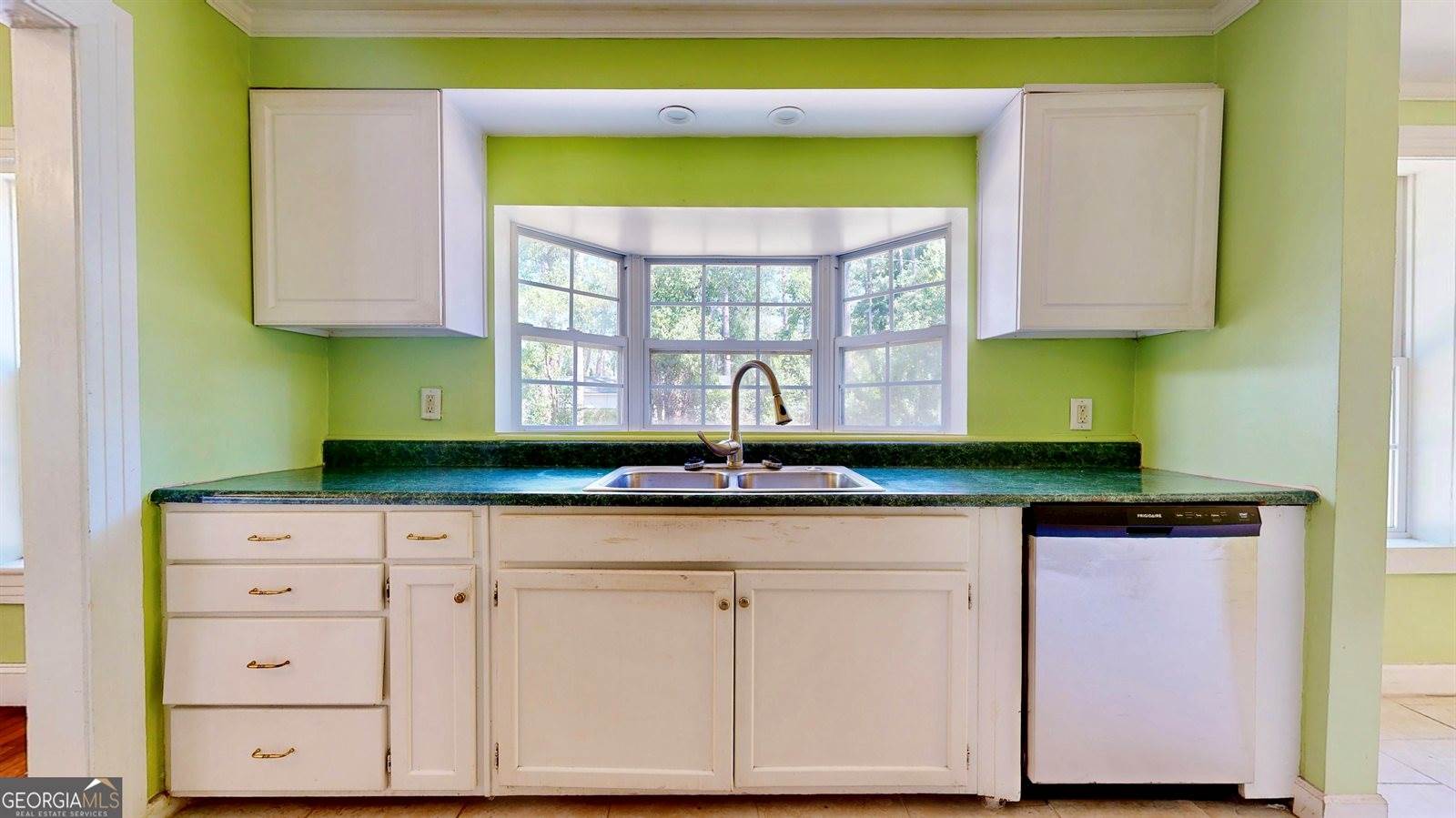 1005 Seminole Trail, Waycross, GA 31501