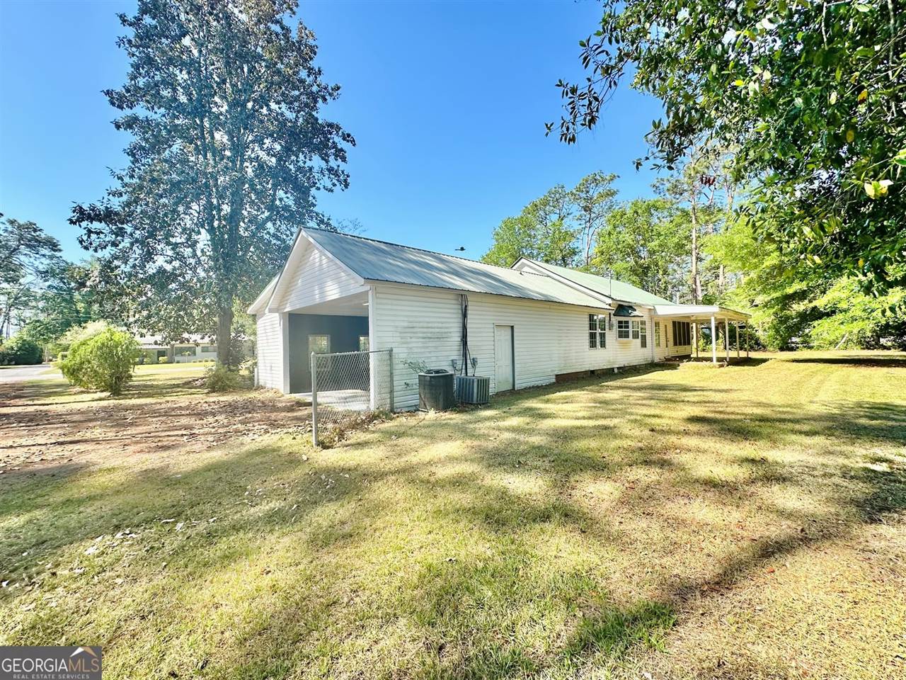 1005 Seminole Trail, Waycross, GA 31501