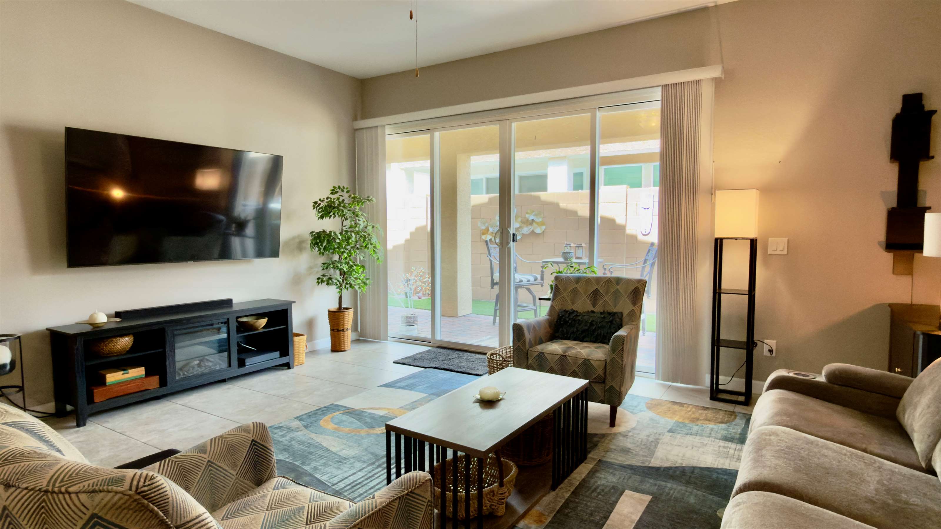 1255 N Arizona Ave, Chandler, AZ 85225