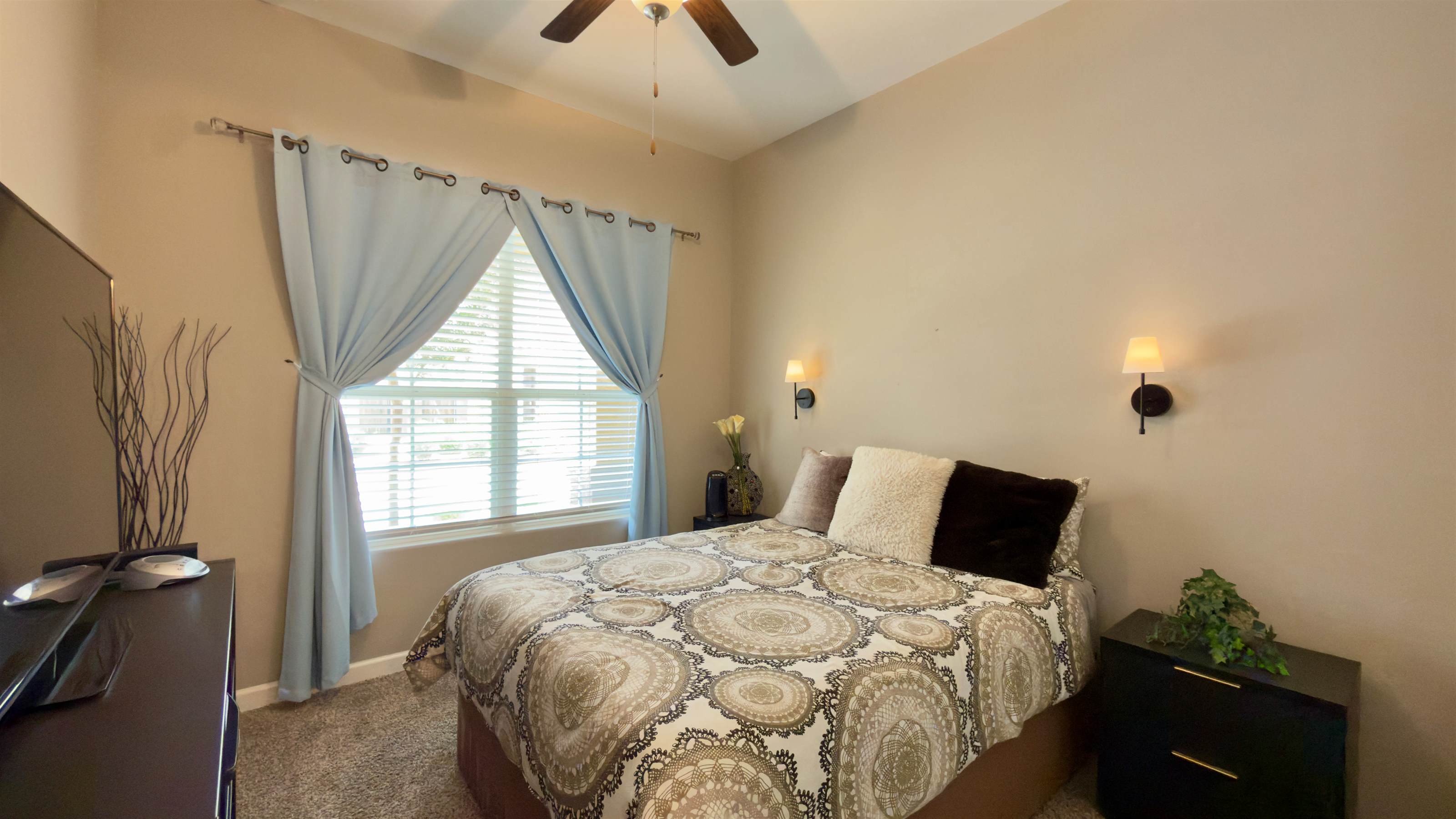 1255 N Arizona Ave, Chandler, AZ 85225