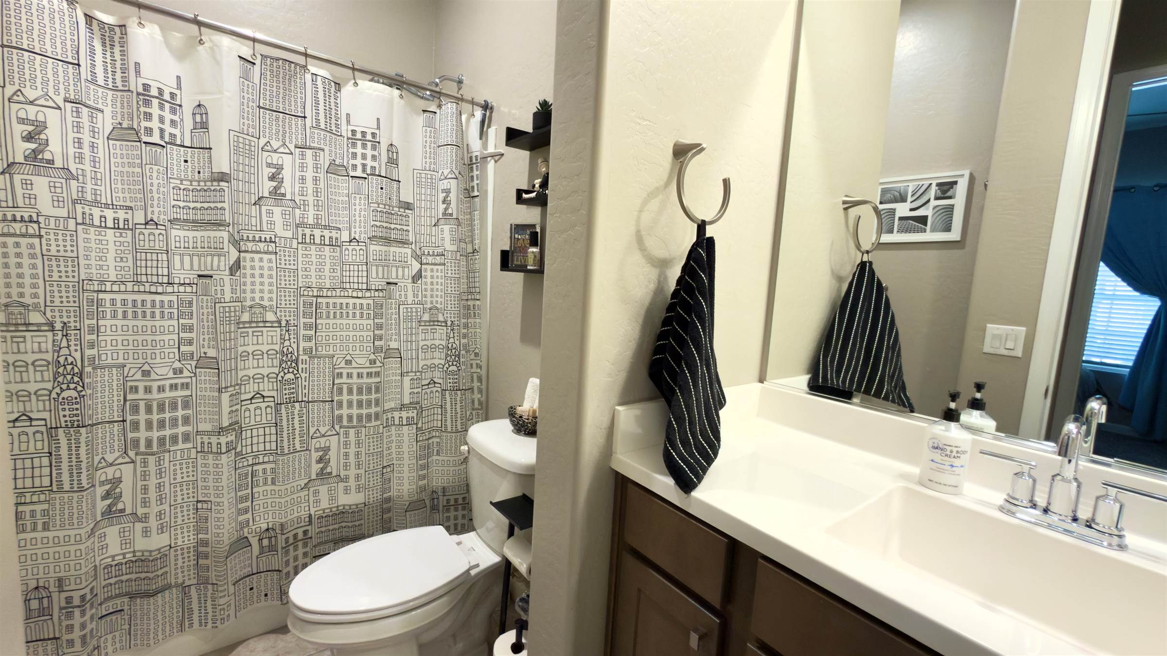 1255 N Arizona Ave, Chandler, AZ 85225