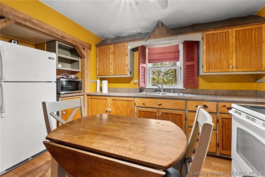 907 Allison Lane, Jeffersonville, IN 47130