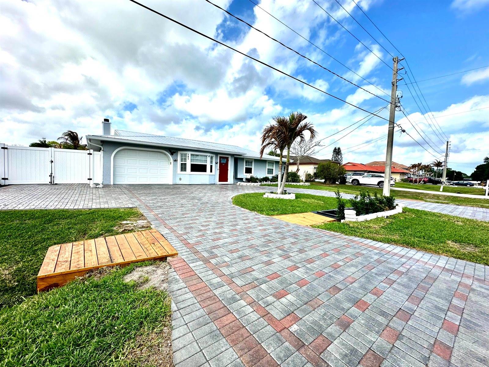 141 NE Sagamore Terrace, Port Saint Lucie, FL 34983