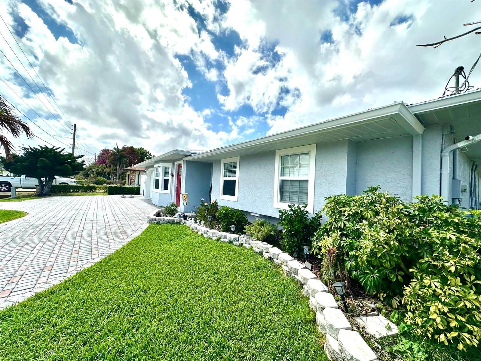 141 NE Sagamore Terrace, Port Saint Lucie, FL 34983