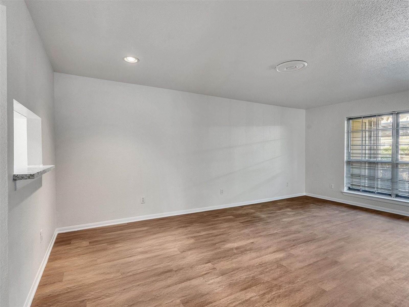 1860 White Oak Drive, #333, Houston, TX 77009