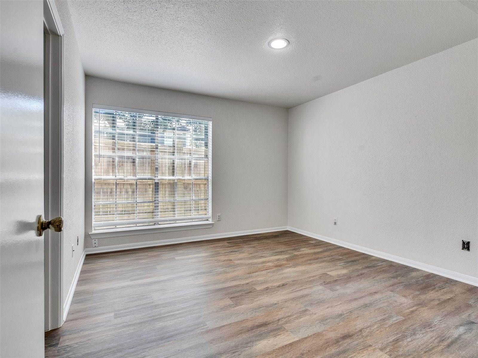 1860 White Oak Drive, #333, Houston, TX 77009