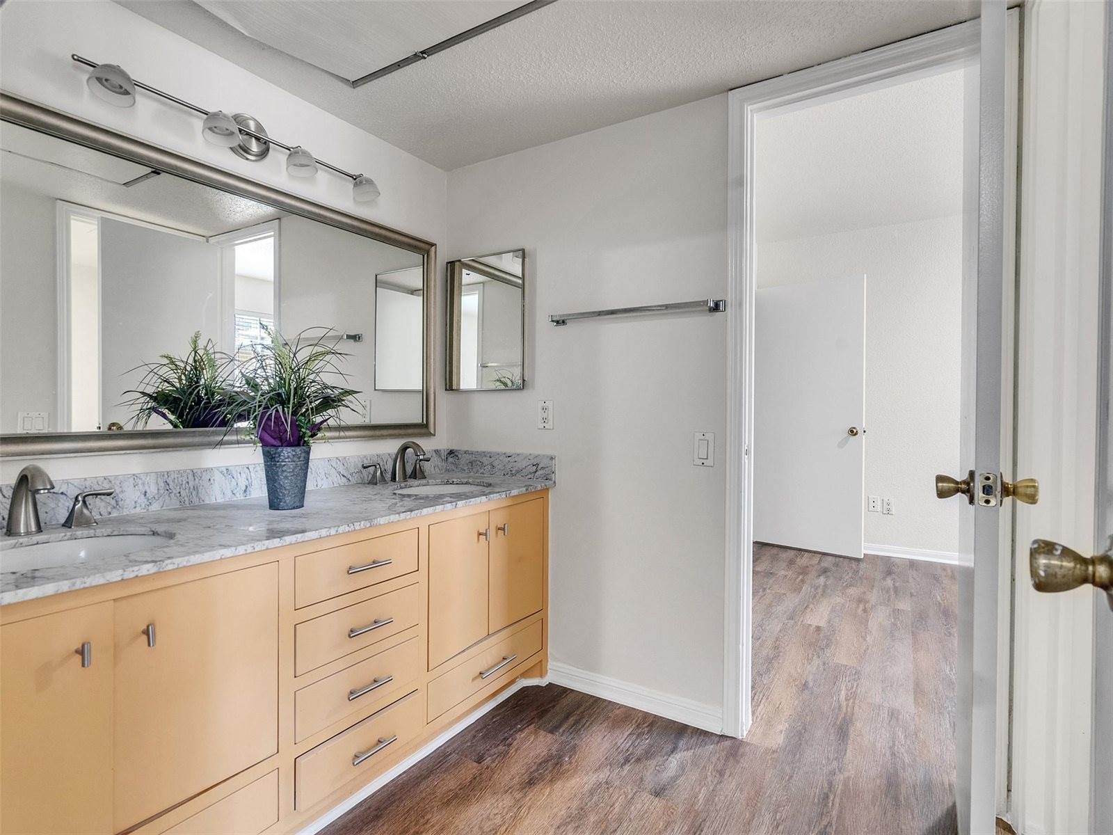 1860 White Oak Drive, #333, Houston, TX 77009