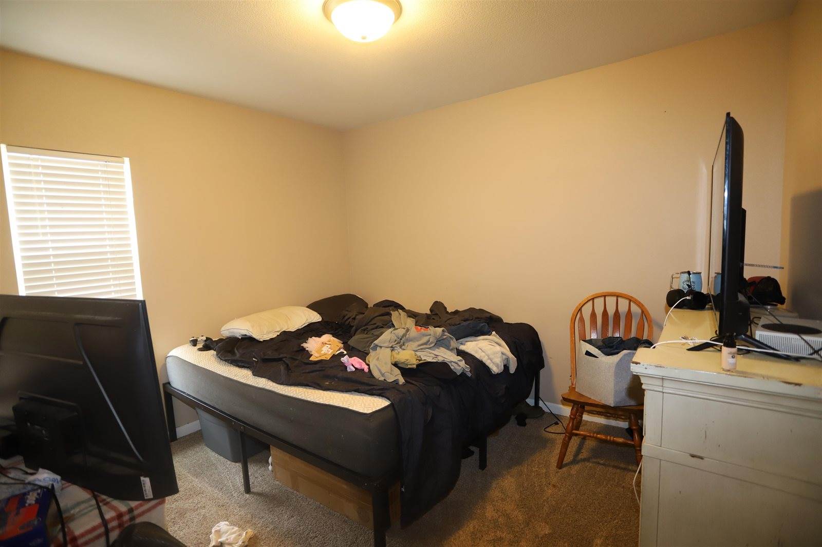 732 Lincoln Ave NW, Minot, ND 58703