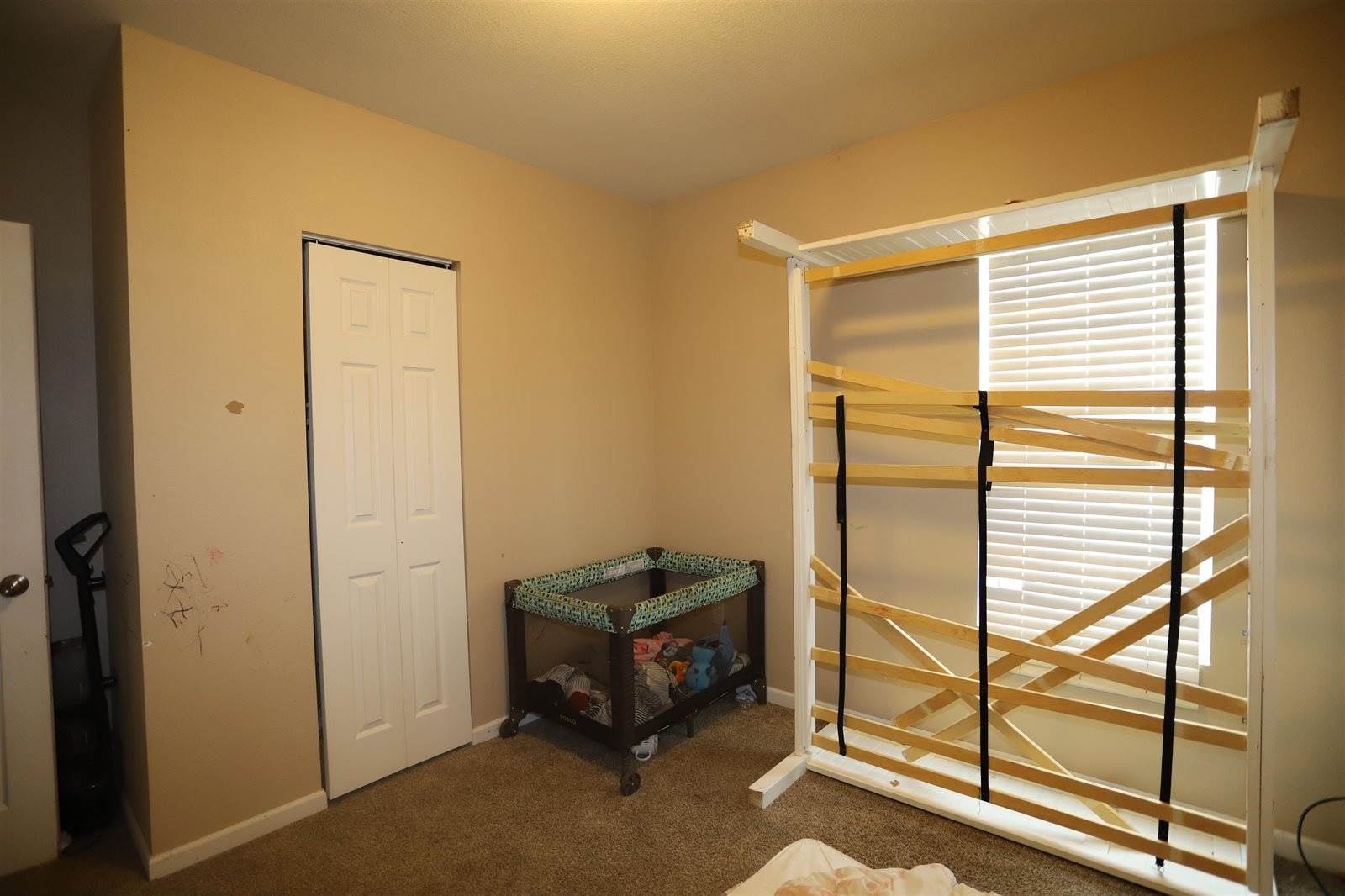 732 Lincoln Ave NW, Minot, ND 58703