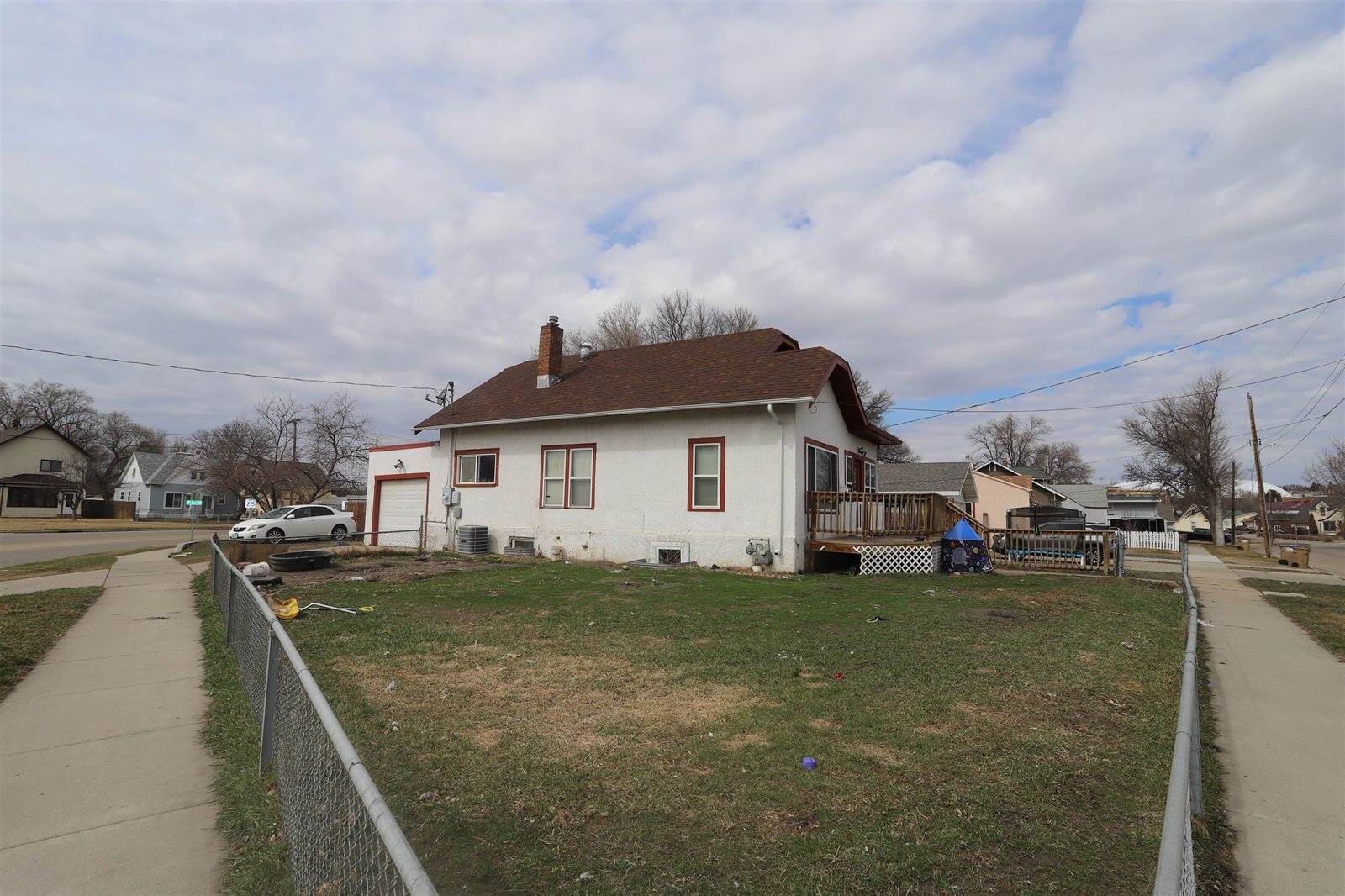 732 Lincoln Ave NW, Minot, ND 58703