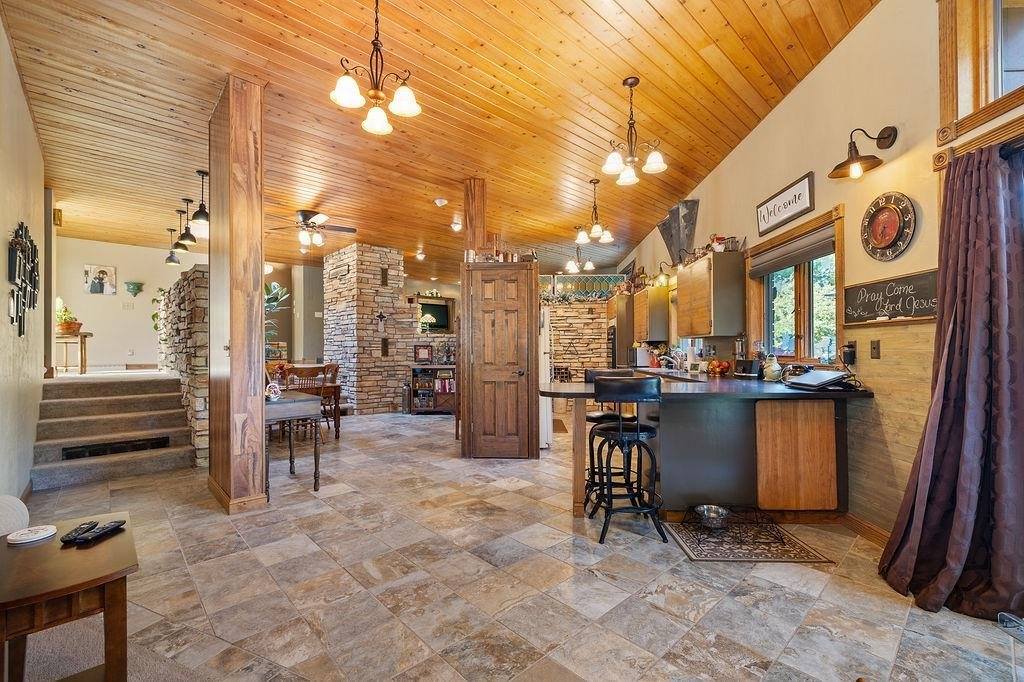 309 4th Ave SE, Mohall, ND 58761