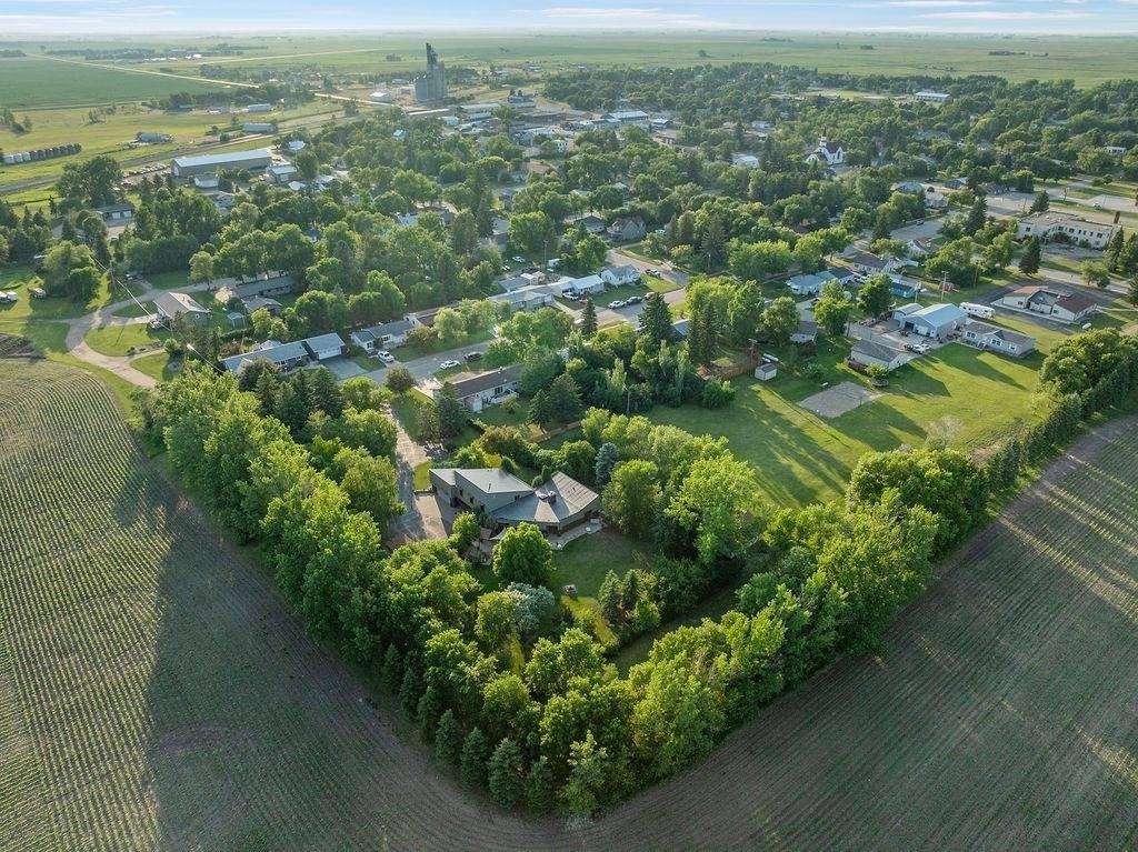 309 4th Ave SE, Mohall, ND 58761