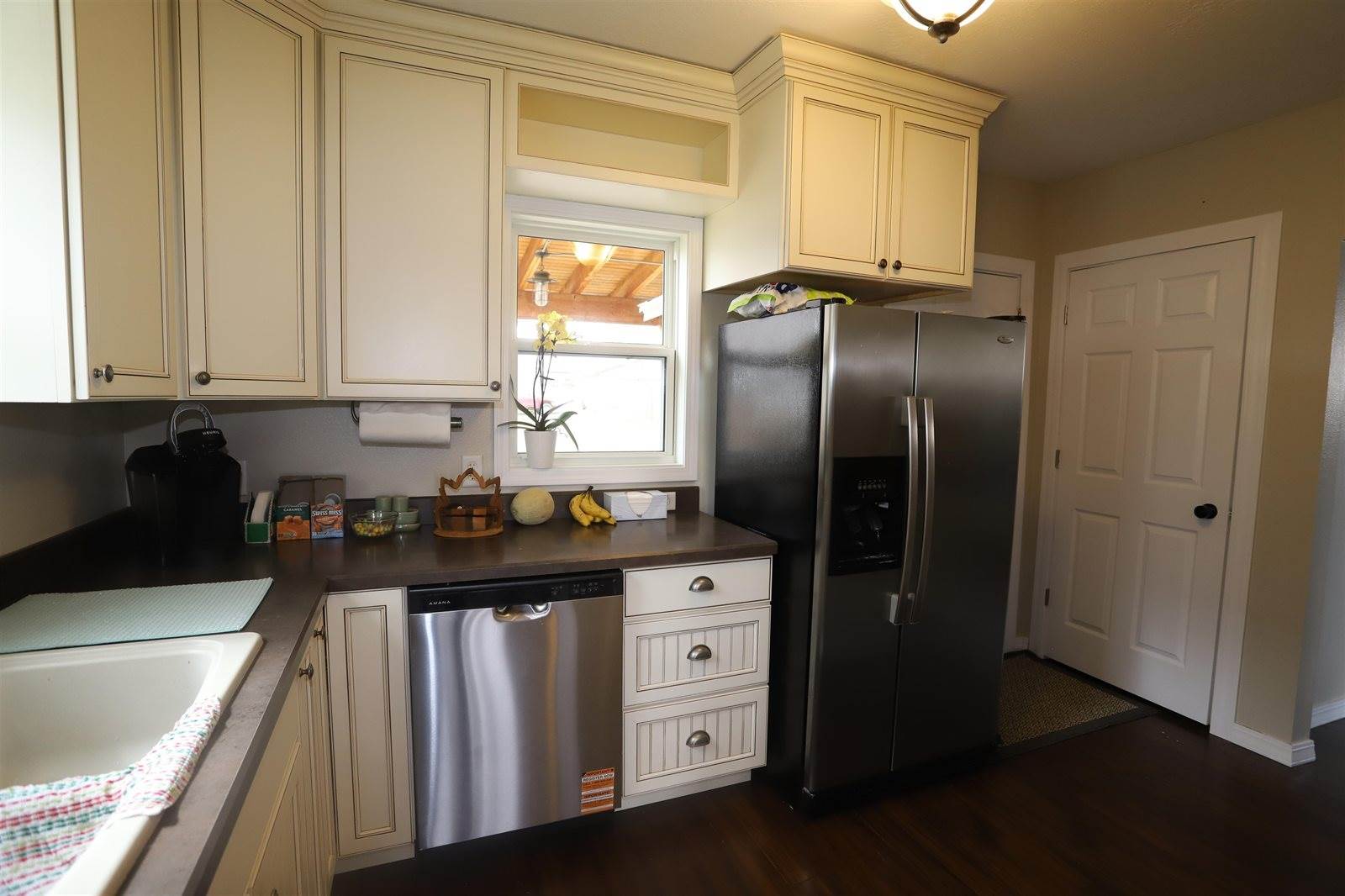 711 10th ST NW, Minot, ND 58703