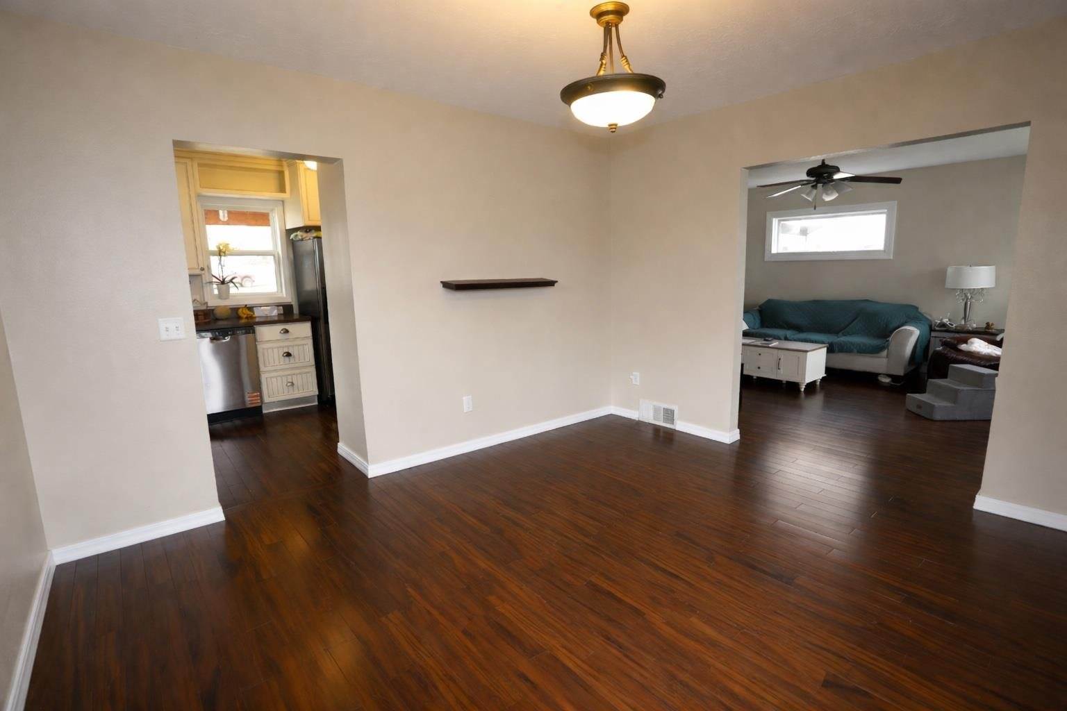 711 10th ST NW, Minot, ND 58703