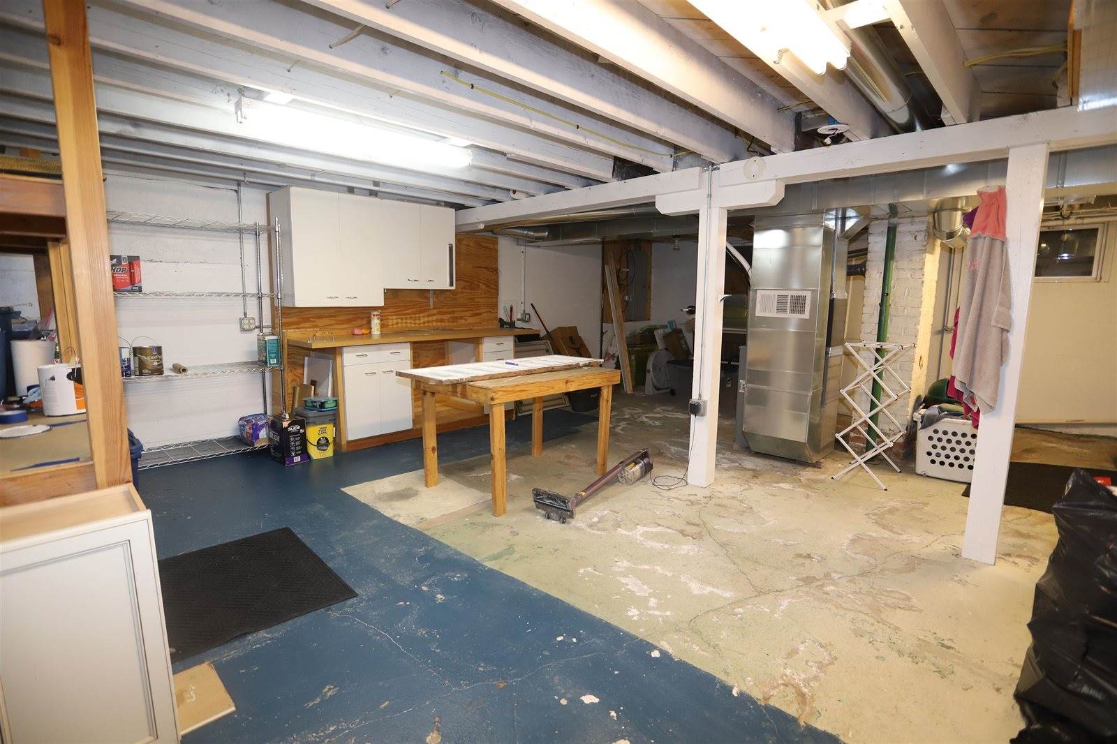 711 10th ST NW, Minot, ND 58703