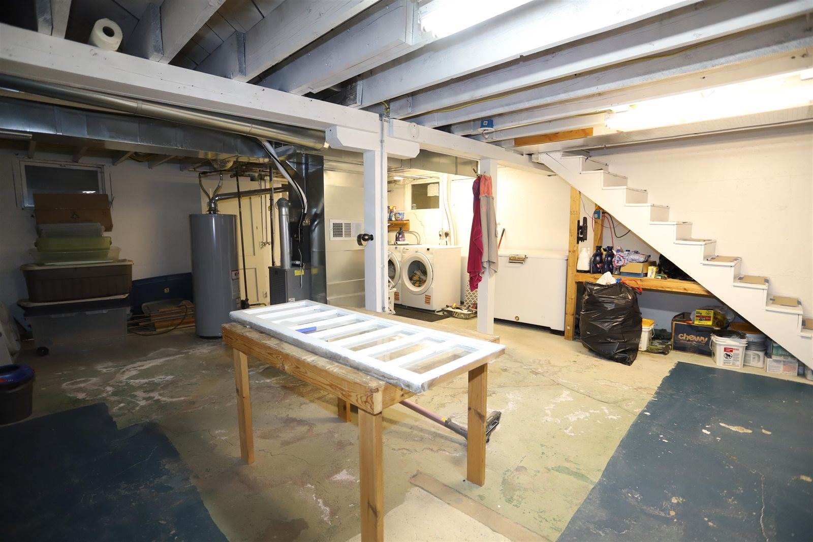 711 10th ST NW, Minot, ND 58703