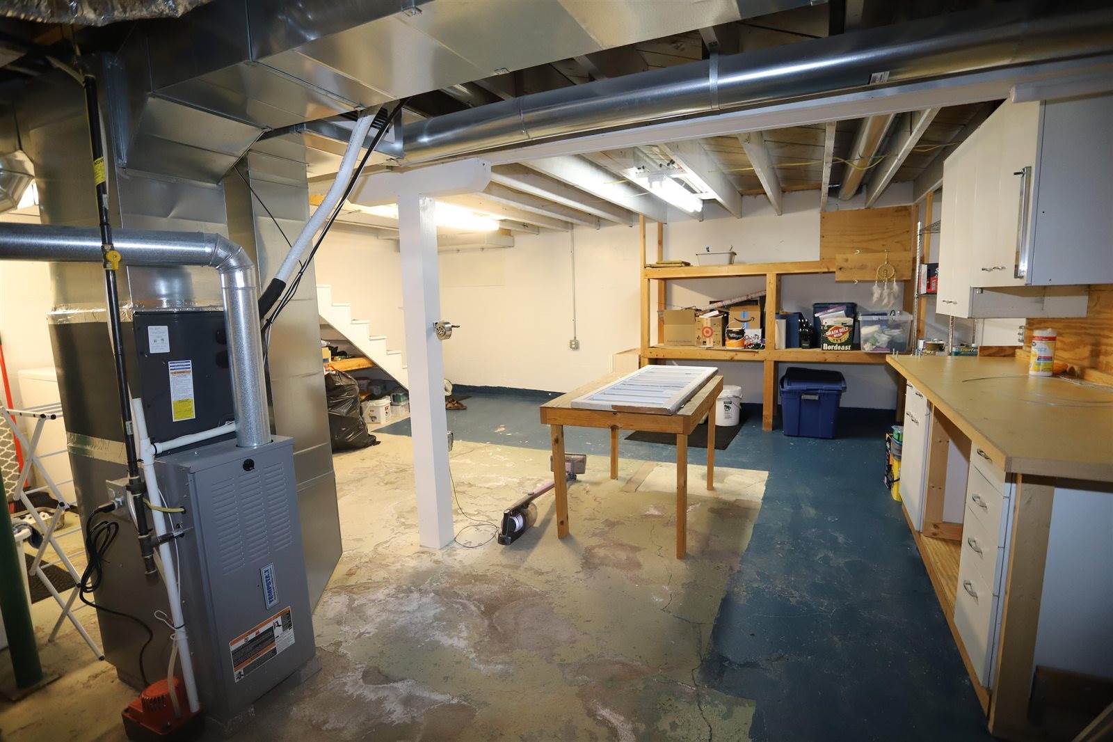 711 10th ST NW, Minot, ND 58703