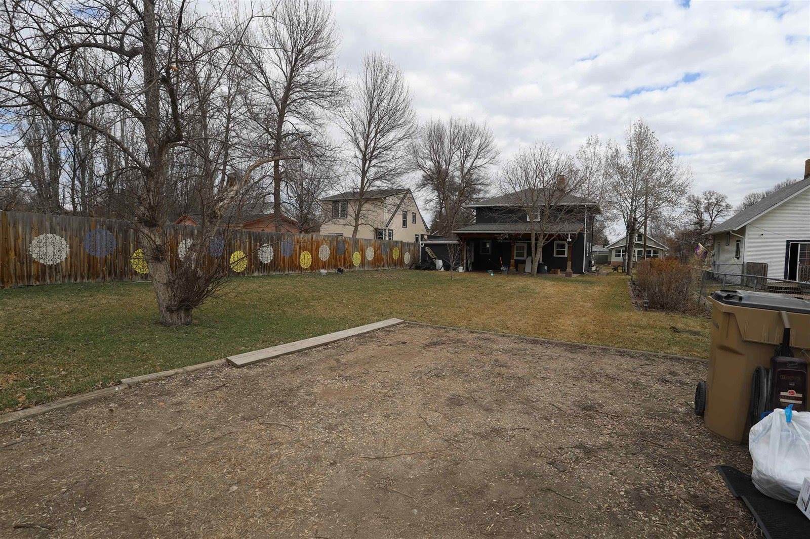 711 10th ST NW, Minot, ND 58703