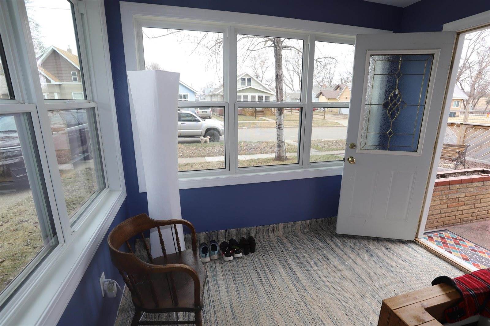 711 10th ST NW, Minot, ND 58703