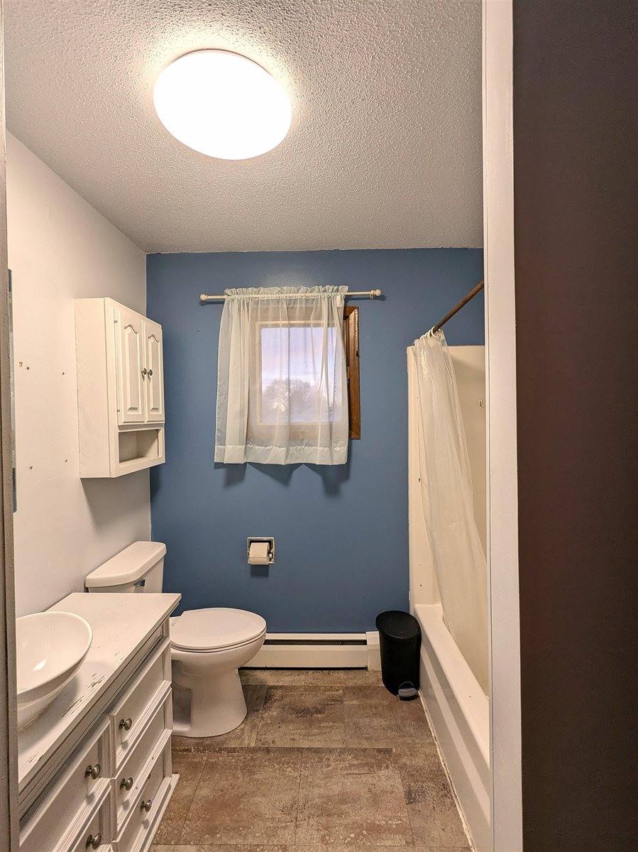 301 6th St NE, Mohall, ND 58761