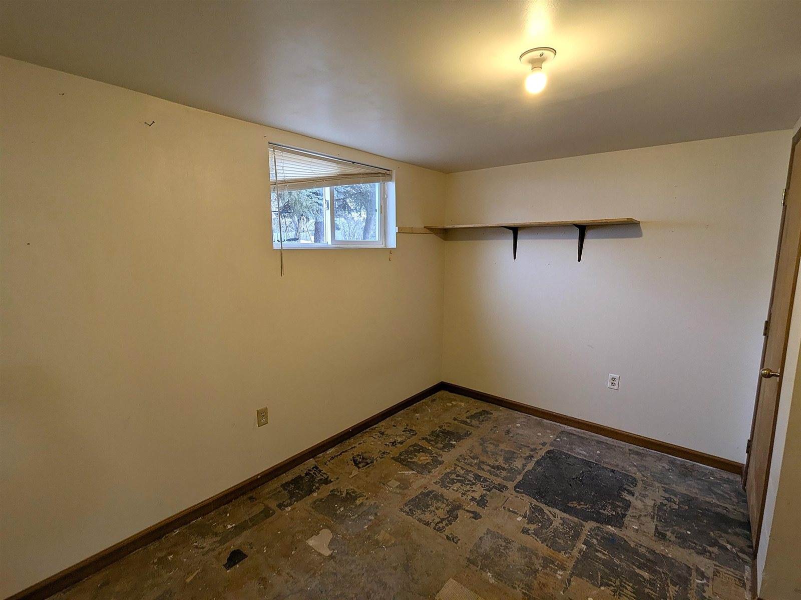 301 6th St NE, Mohall, ND 58761