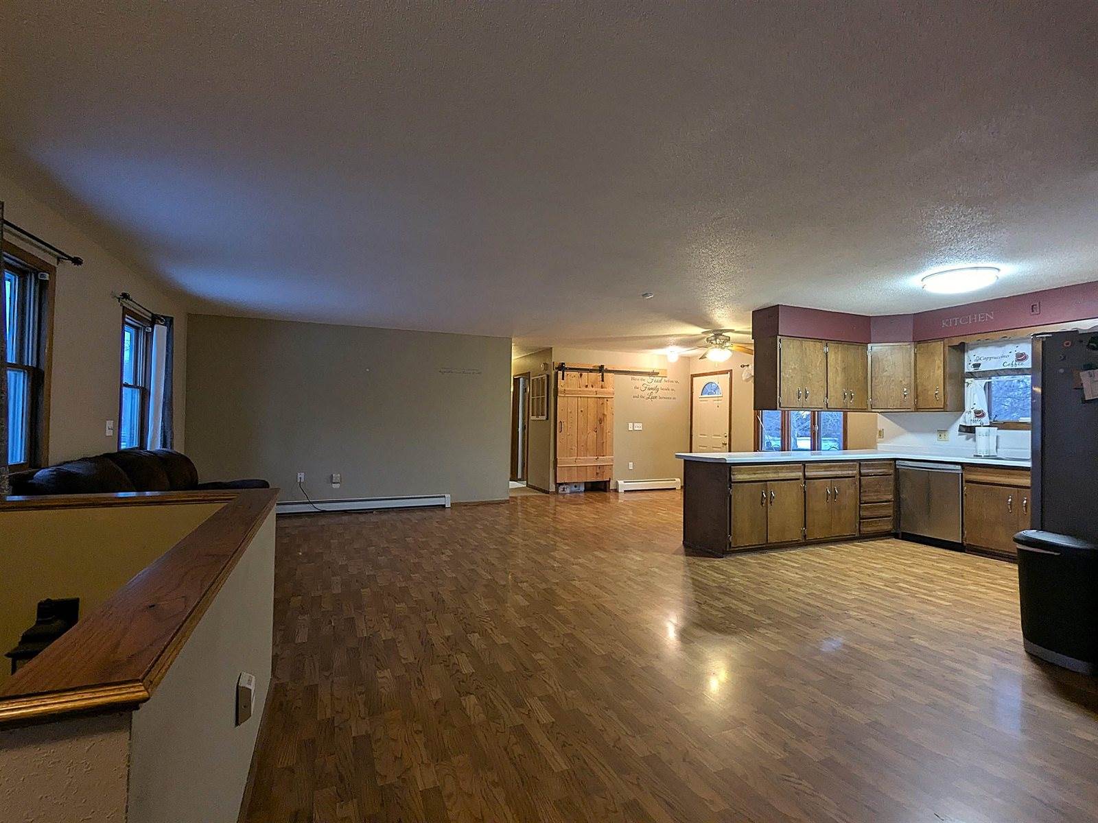 301 6th St NE, Mohall, ND 58761