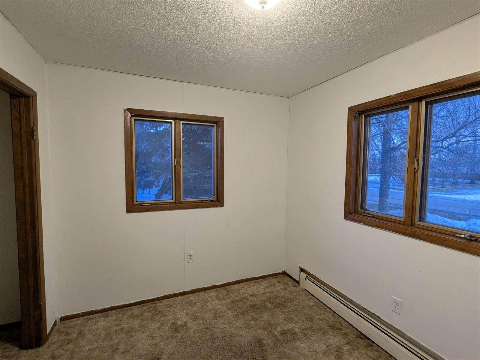 301 6th St NE, Mohall, ND 58761