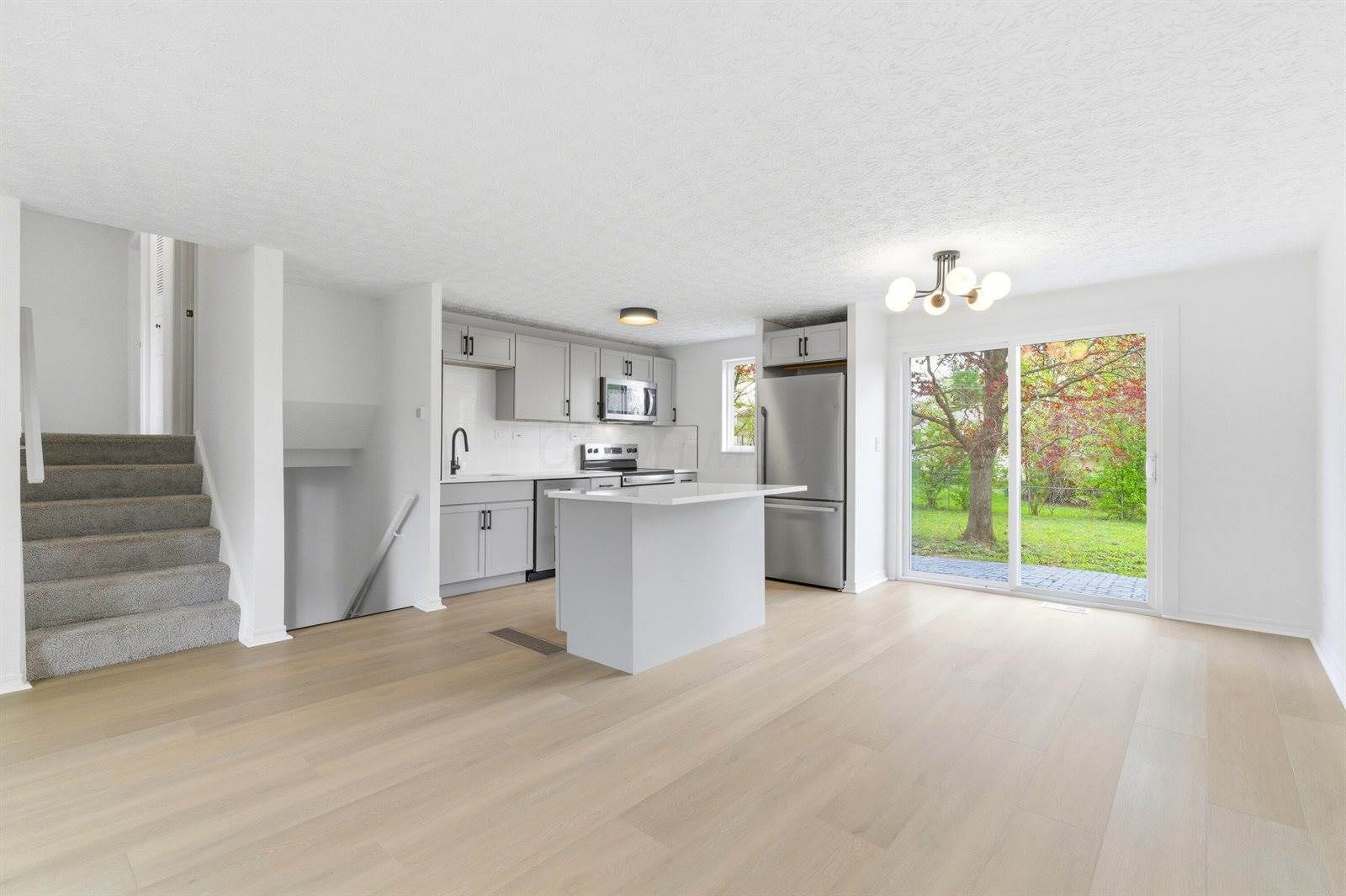 8669 Ripton Drive, Powell, OH 43065