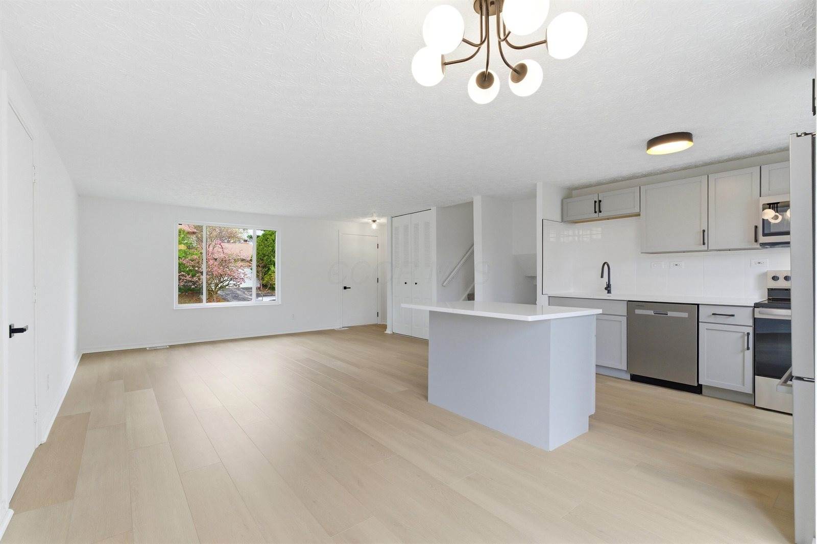 8669 Ripton Drive, Powell, OH 43065