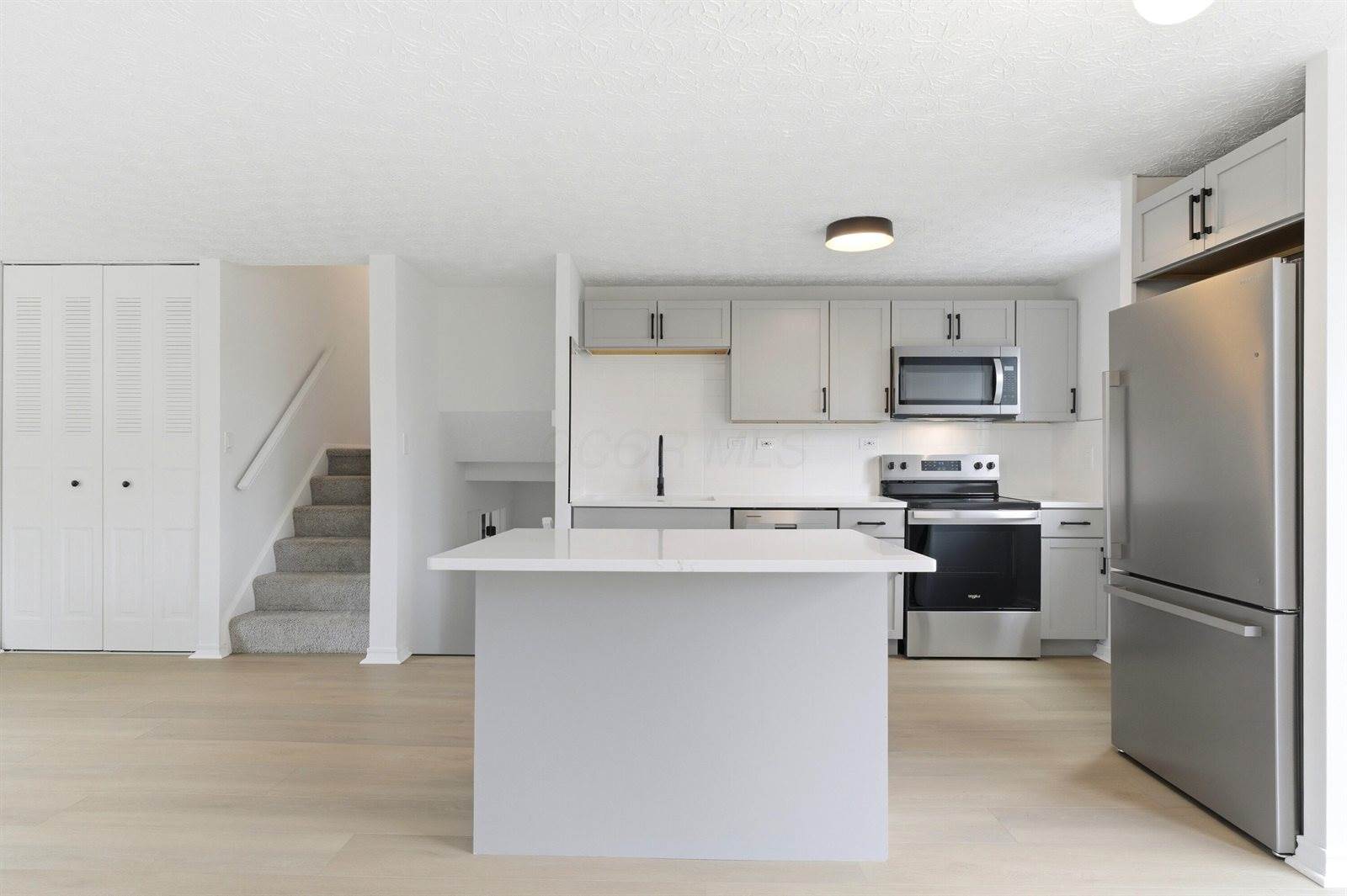 8669 Ripton Drive, Powell, OH 43065