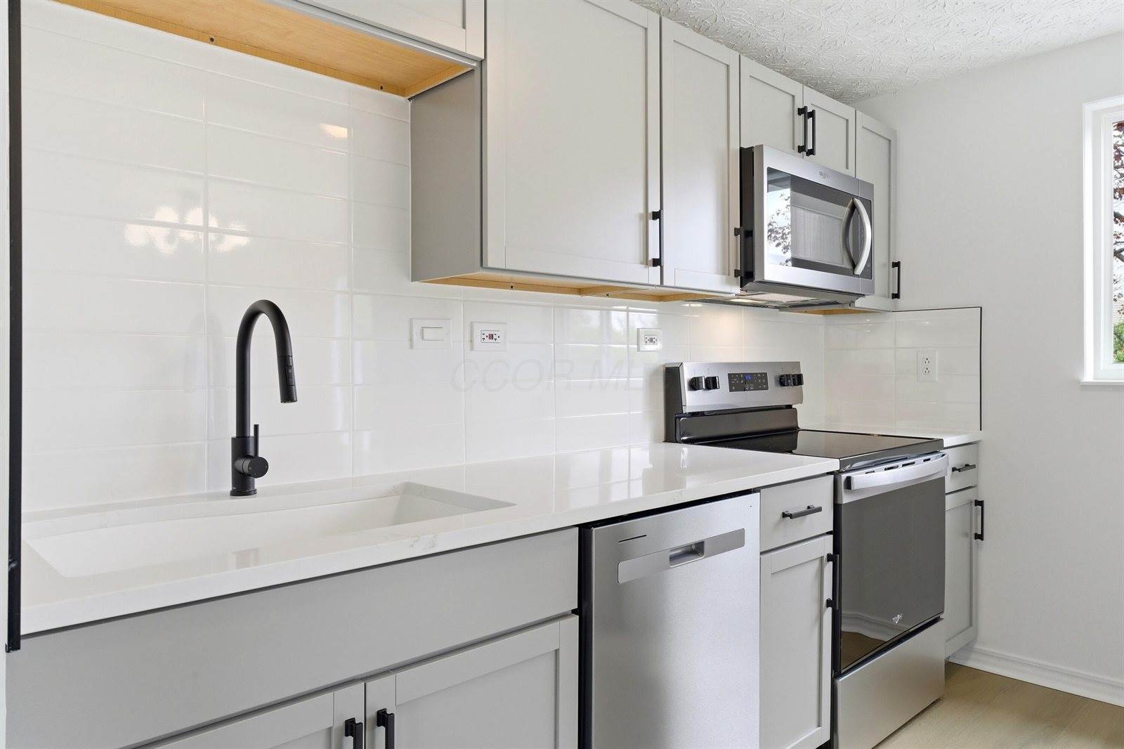 8669 Ripton Drive, Powell, OH 43065