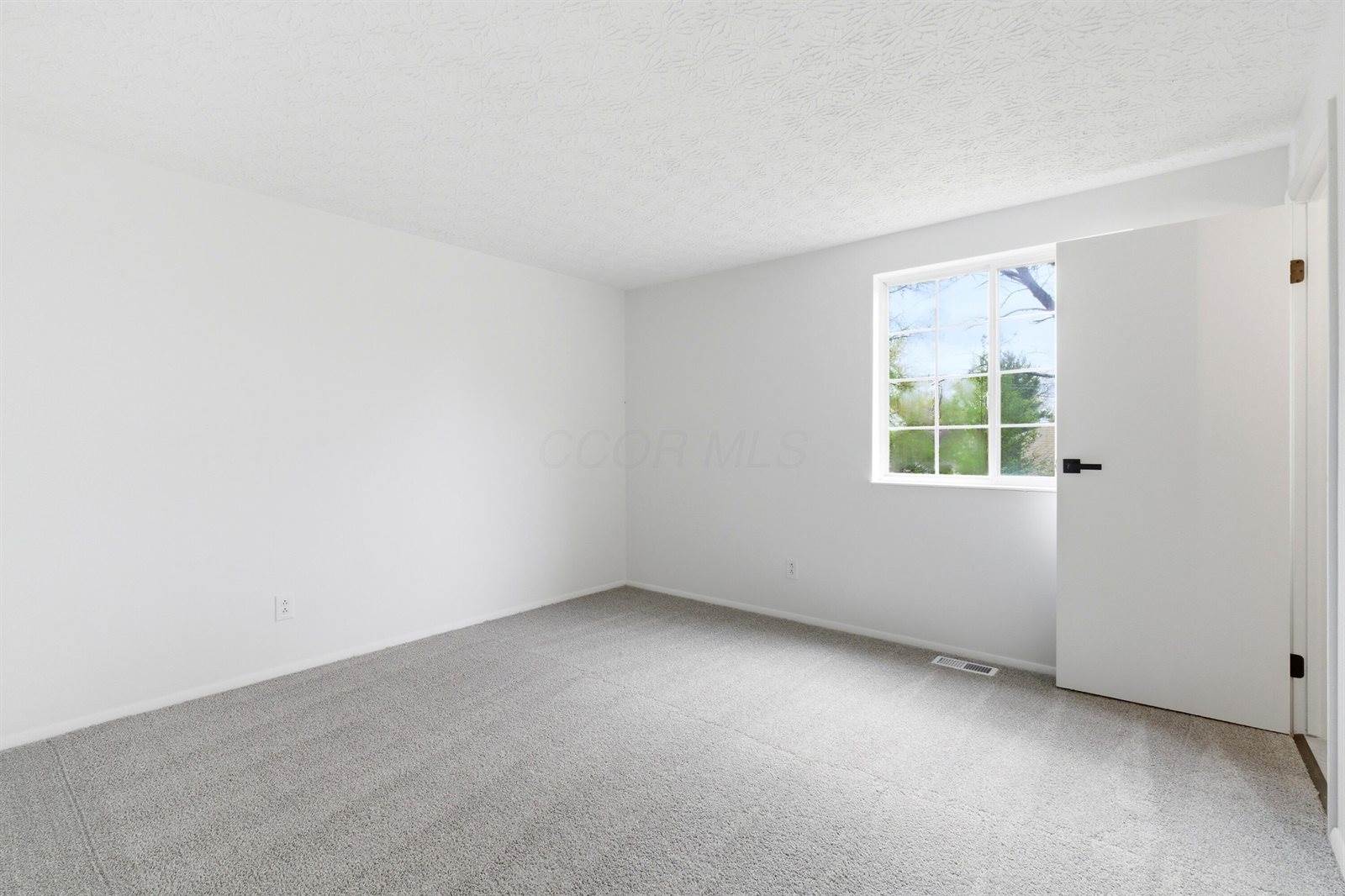 8669 Ripton Drive, Powell, OH 43065