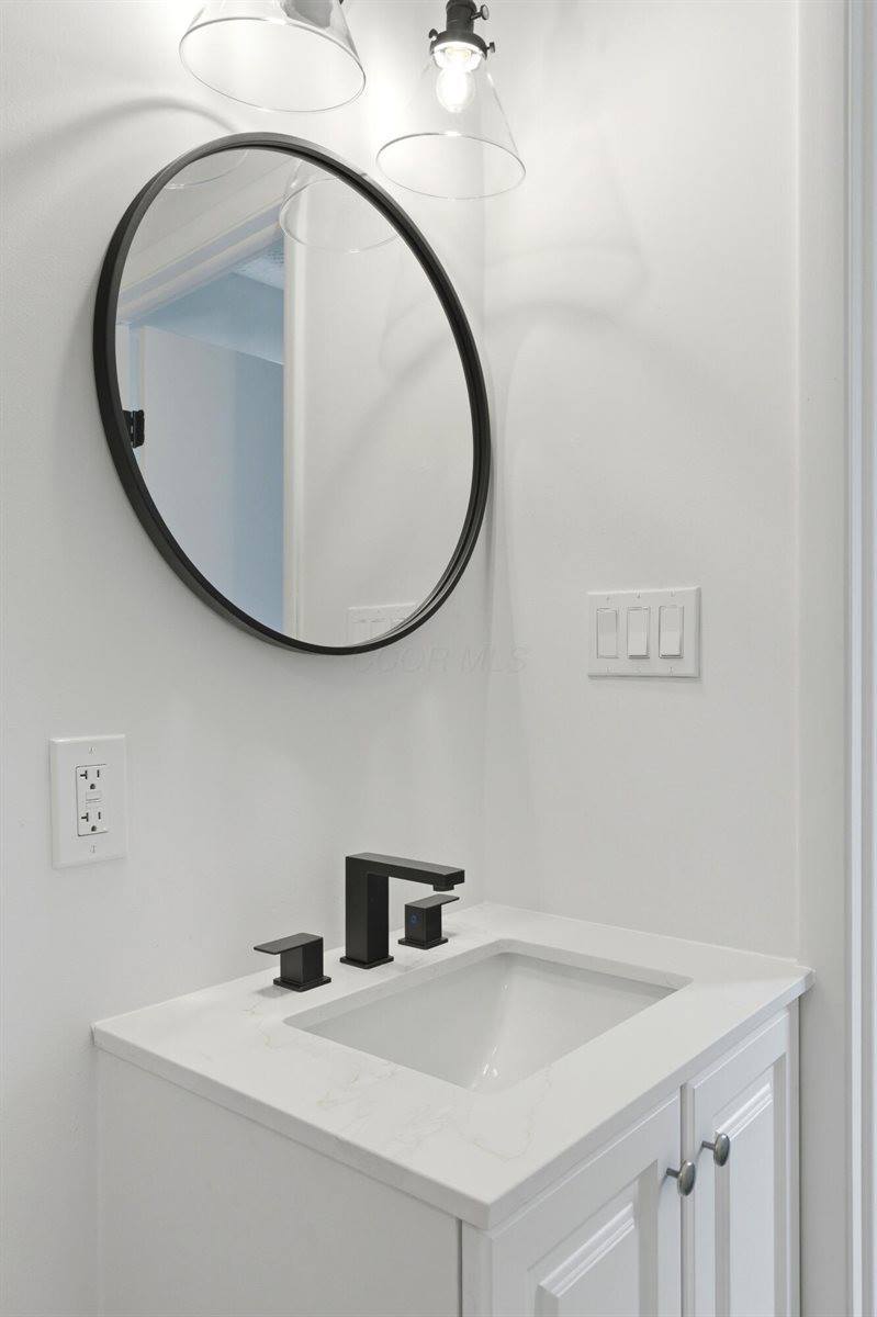 8669 Ripton Drive, Powell, OH 43065