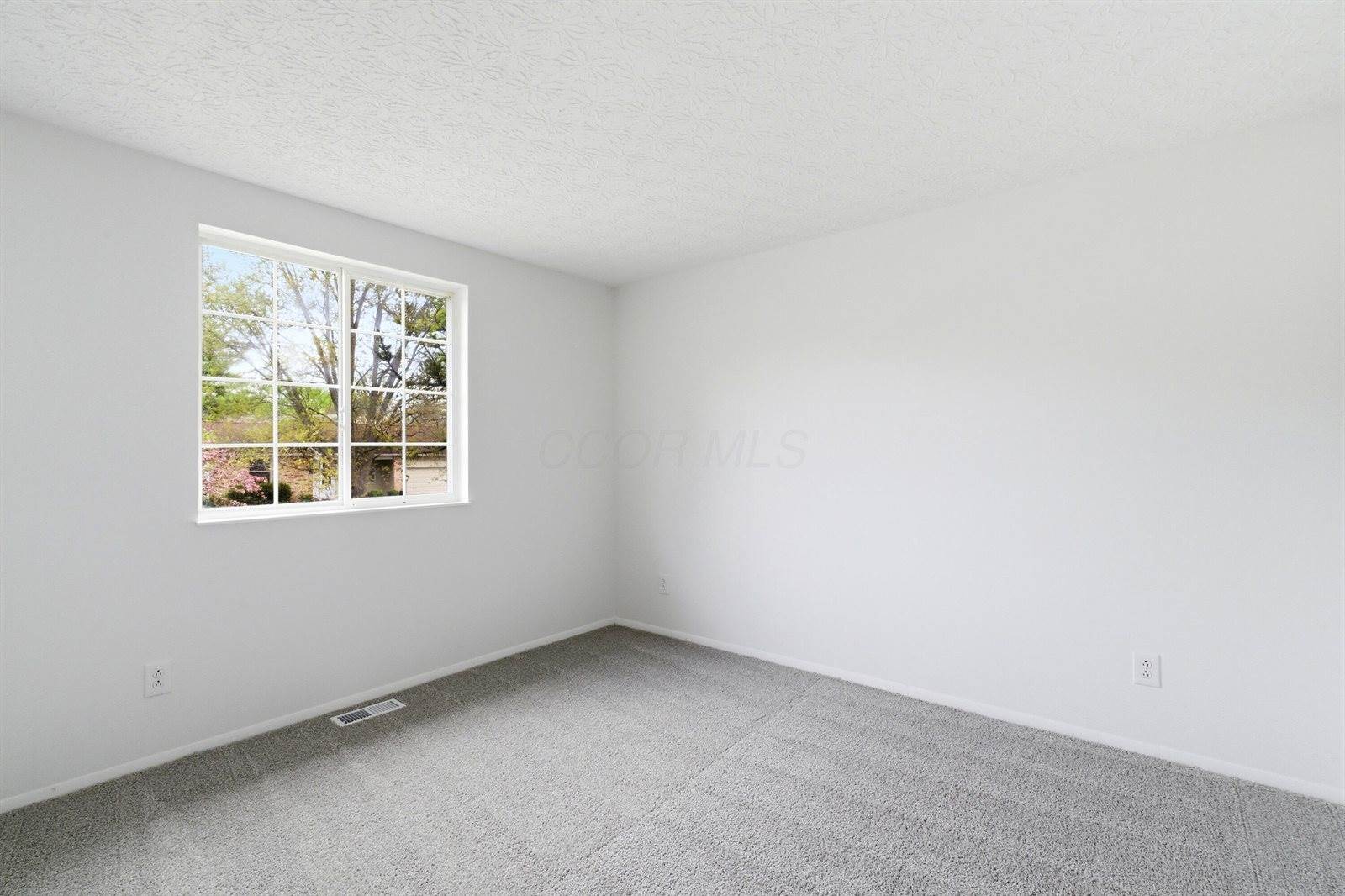 8669 Ripton Drive, Powell, OH 43065